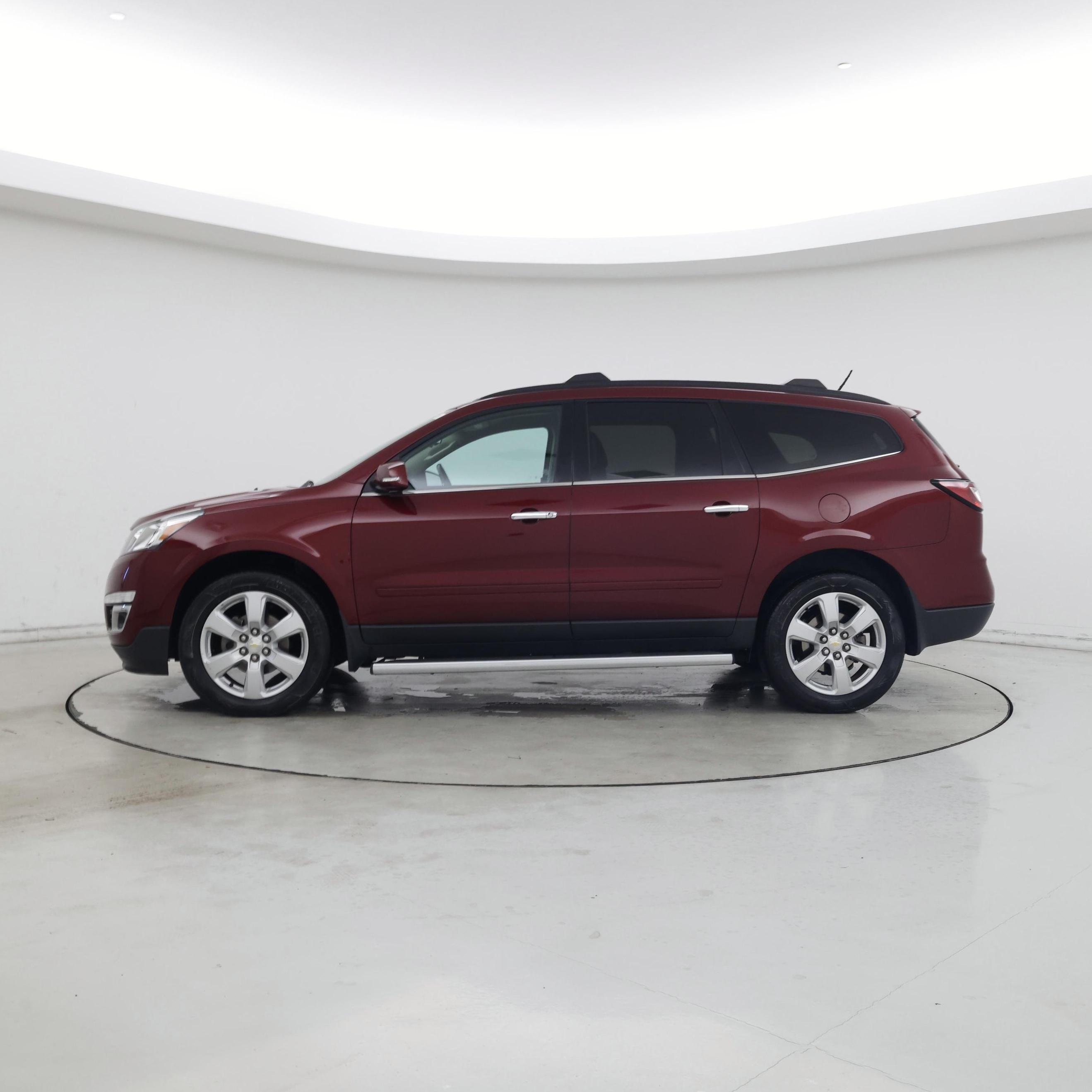 Thumbnail: 2017 Chevrolet Traverse - 3