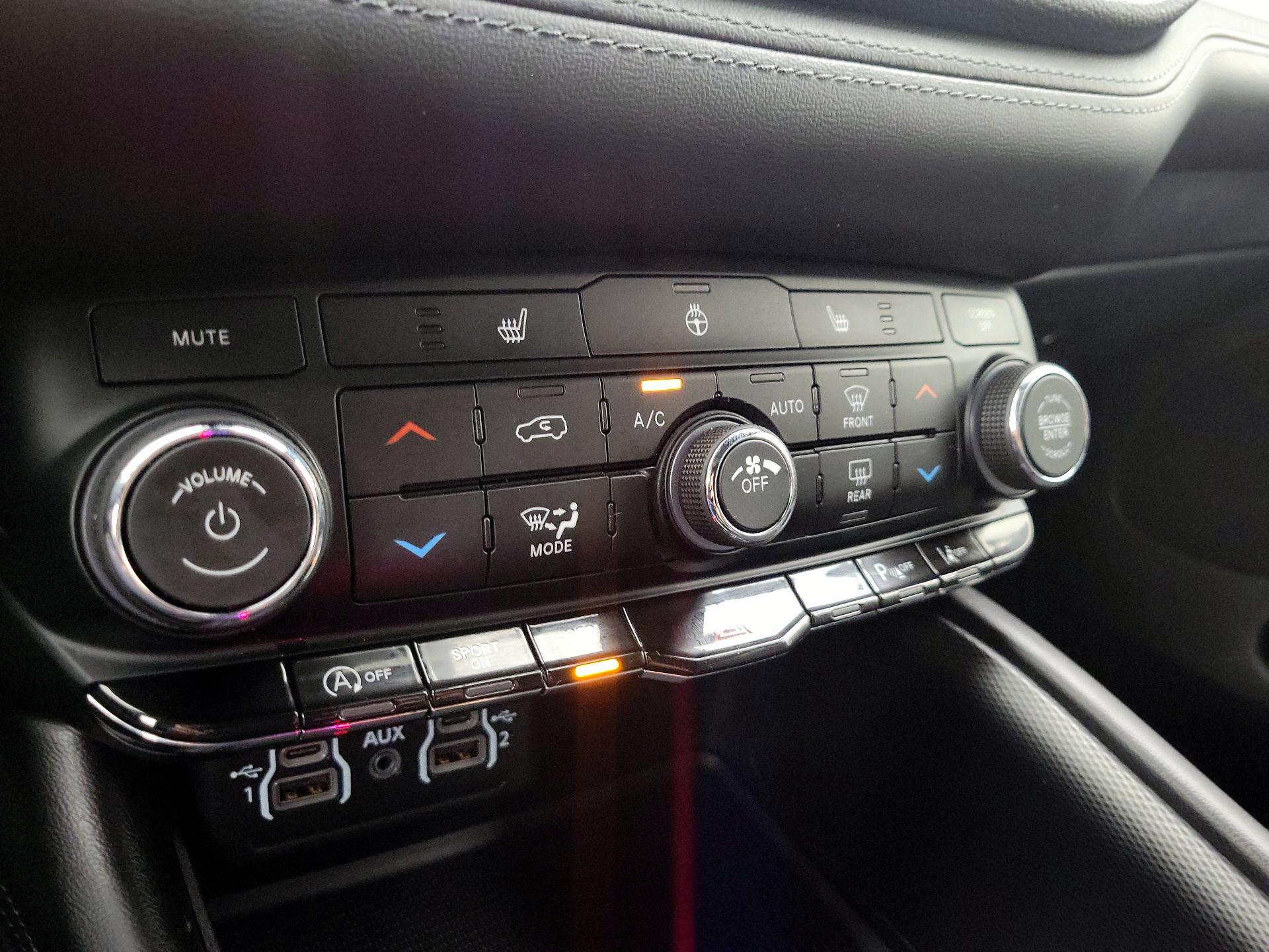 Thumbnail: 2022 Dodge Durango - 16