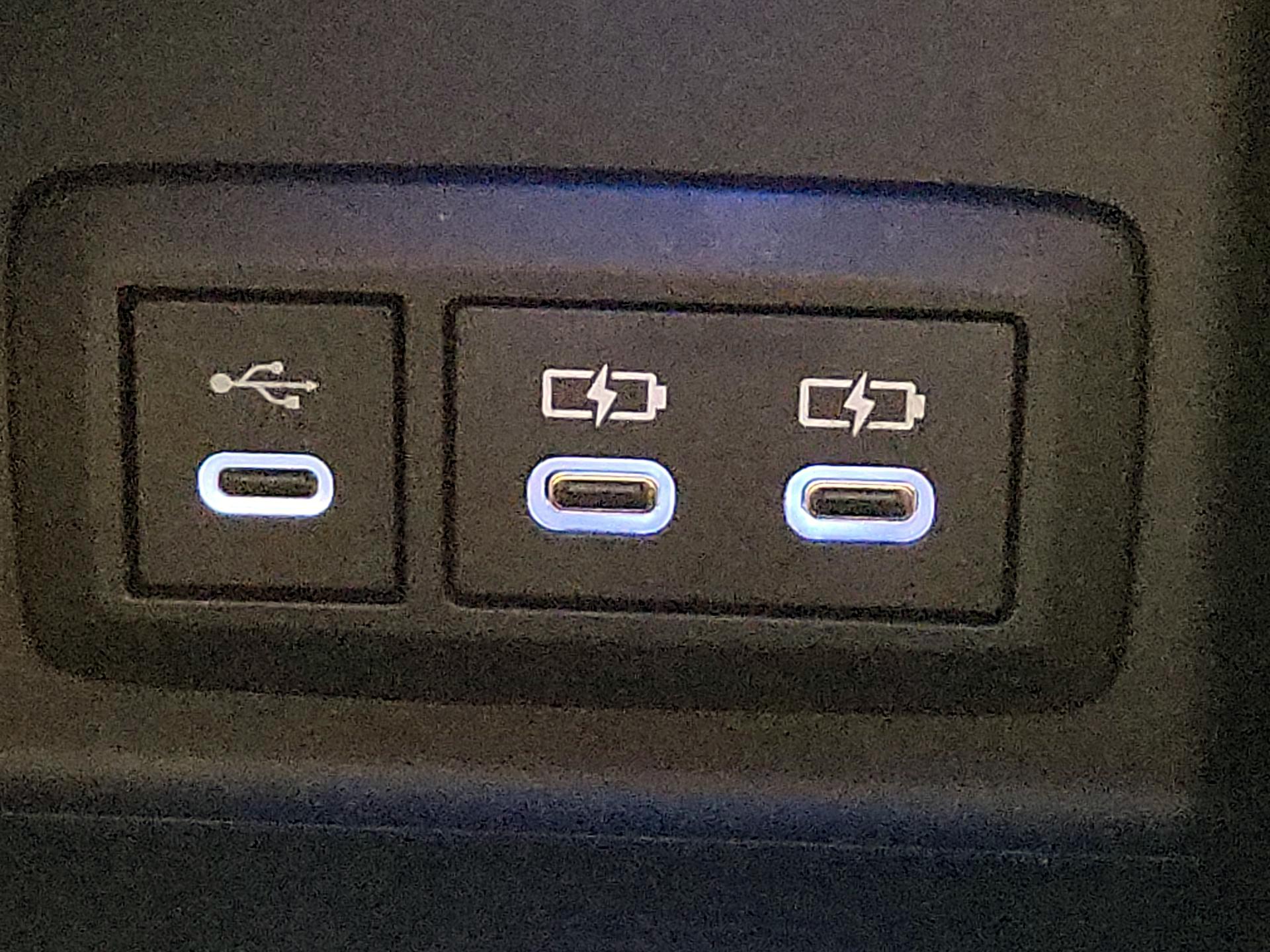 Thumbnail: 2023 Toyota Venza - 18