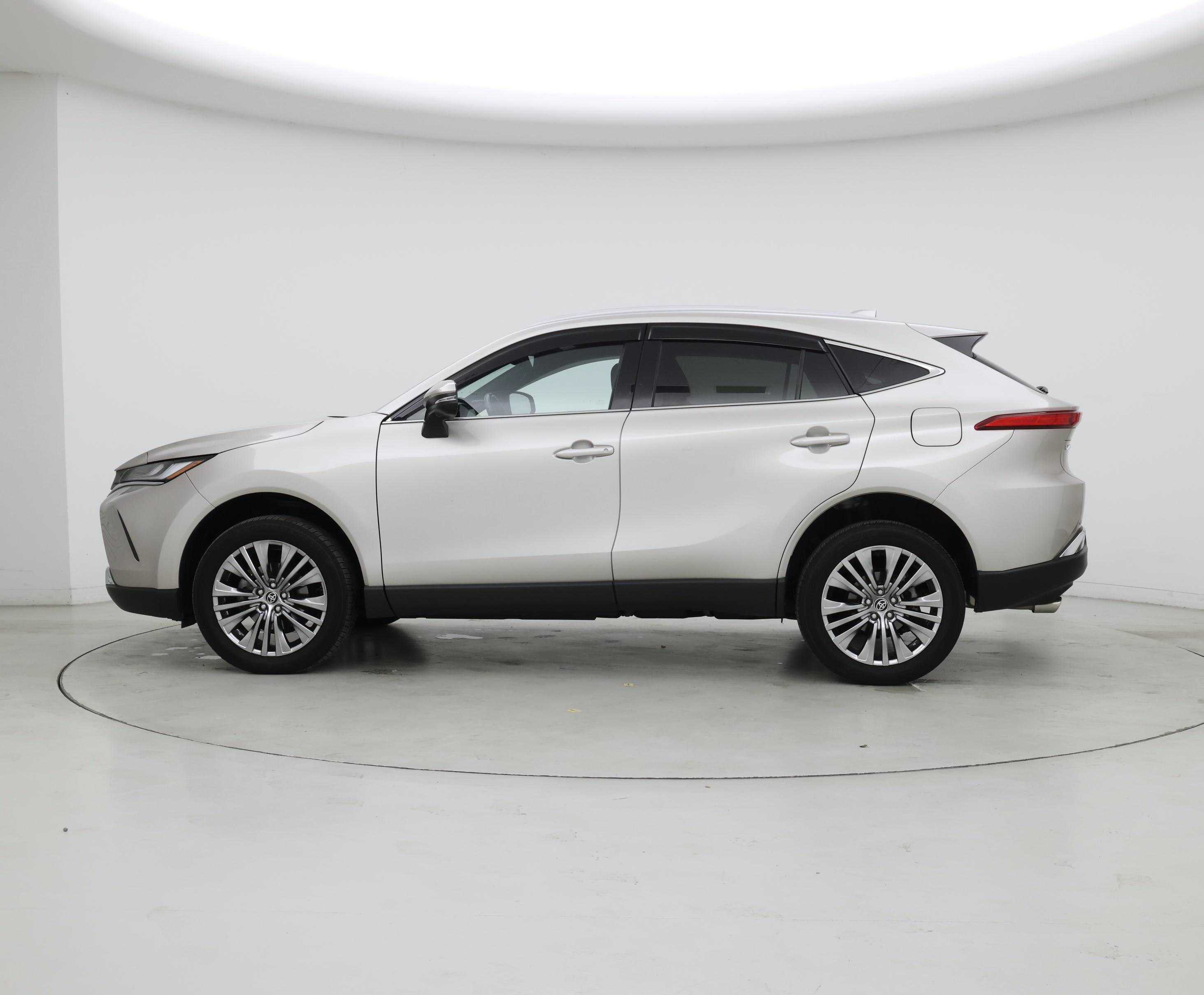 Thumbnail: 2023 Toyota Venza - 3