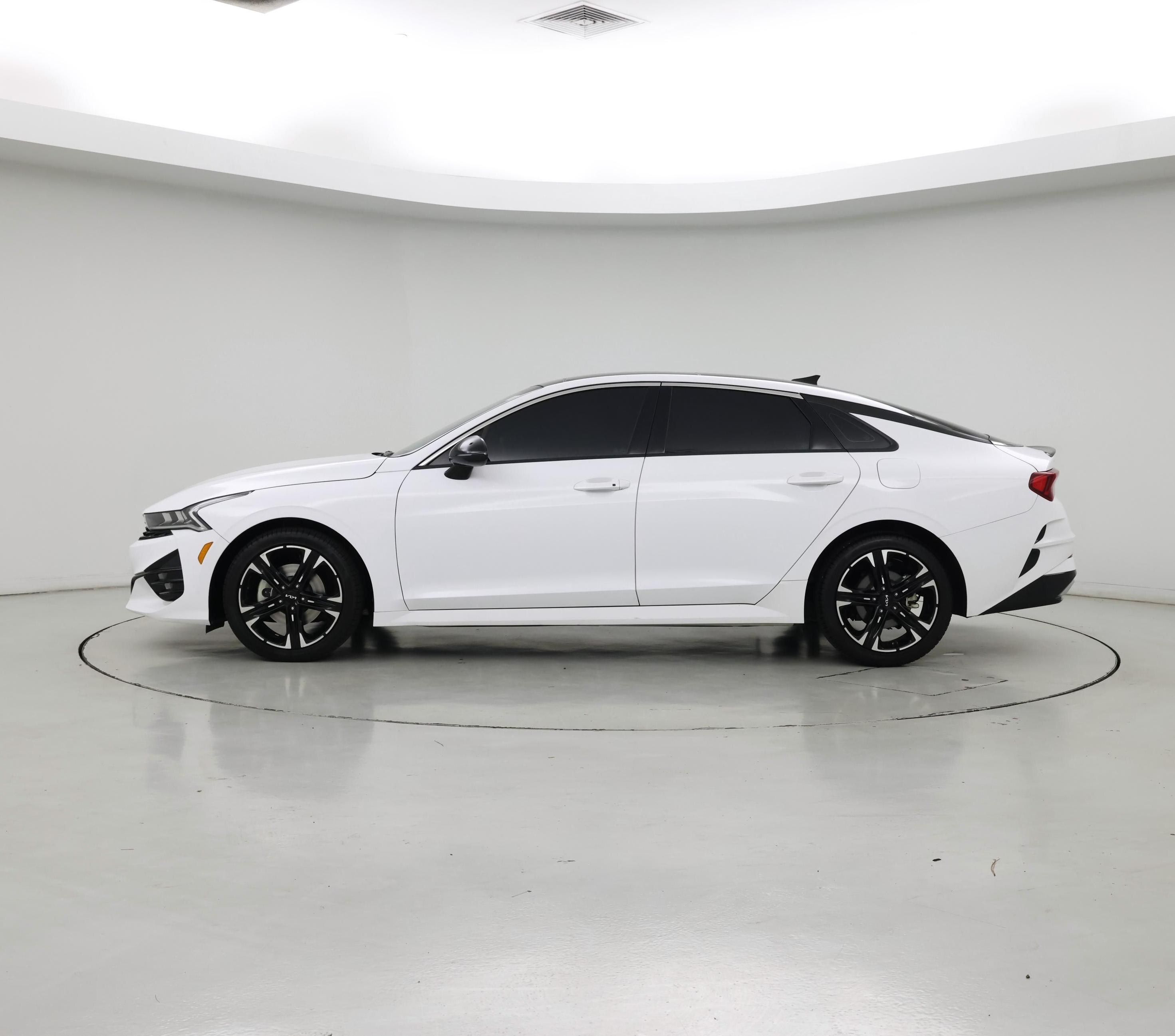 Thumbnail: 2023 Kia K5 - 3