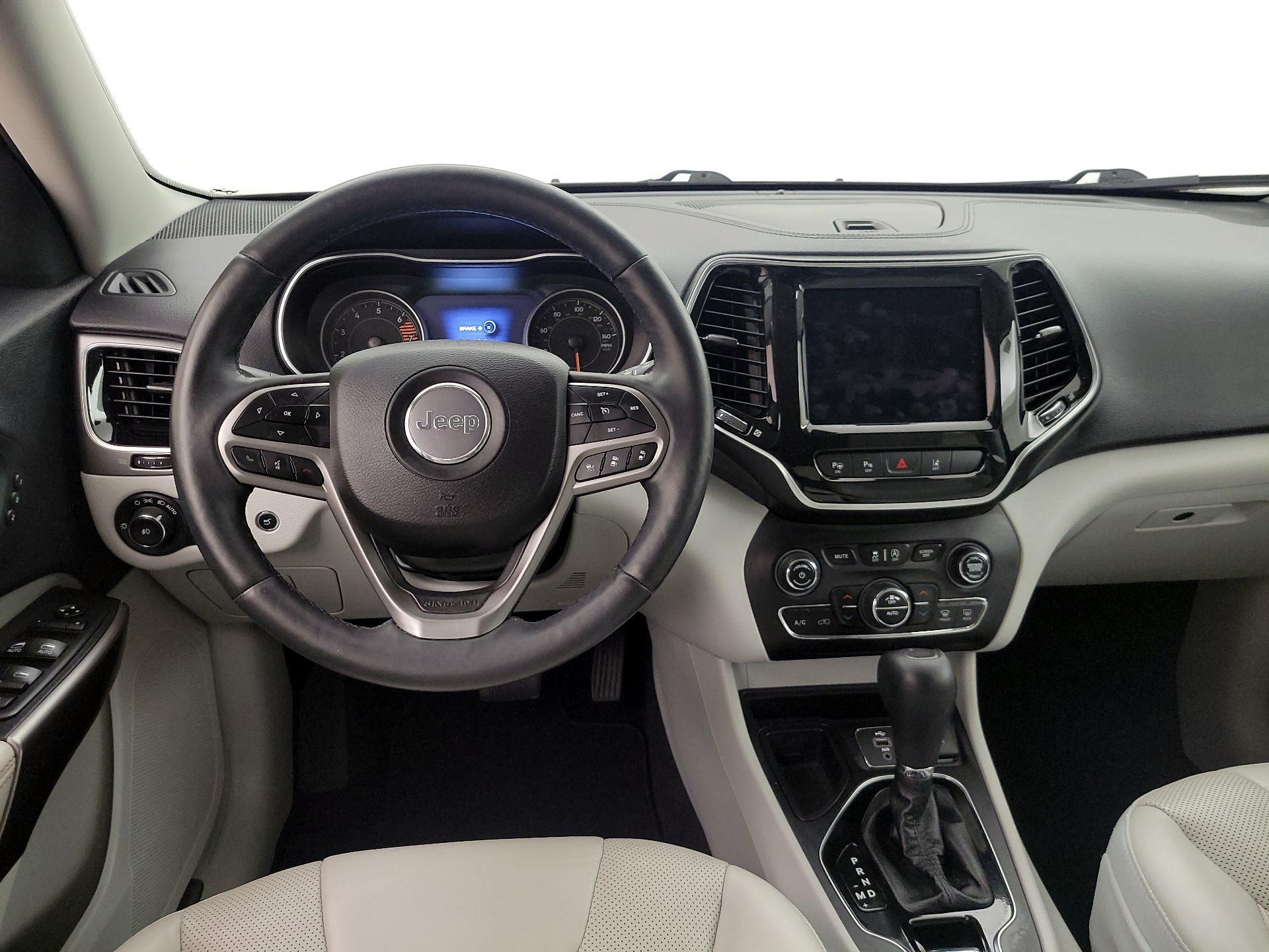 Thumbnail: 2019 Jeep Cherokee - 10