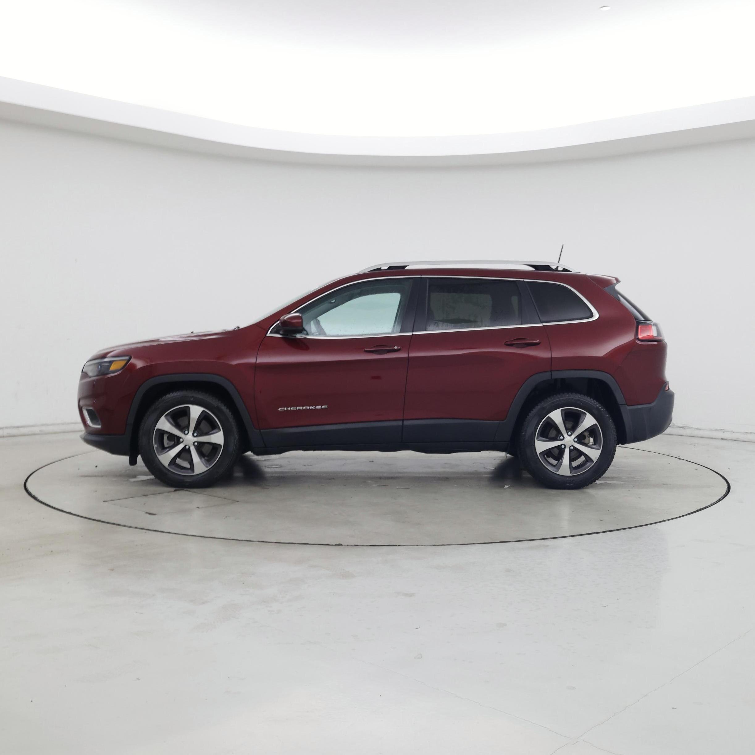 Thumbnail: 2019 Jeep Cherokee - 3