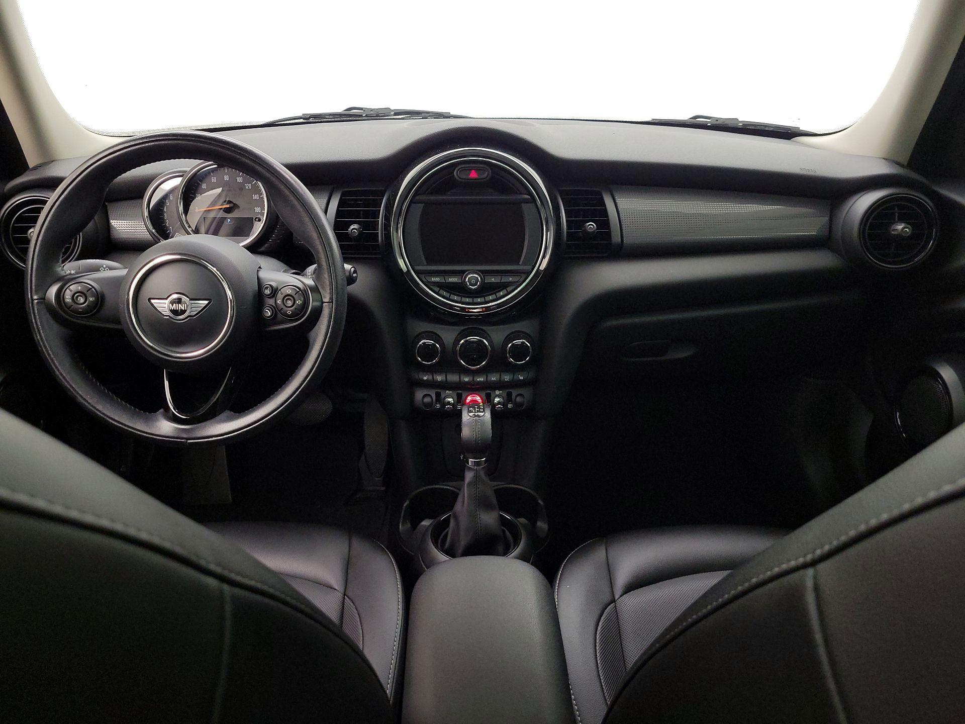 Thumbnail: 2017 MINI Cooper Hardtop - 9