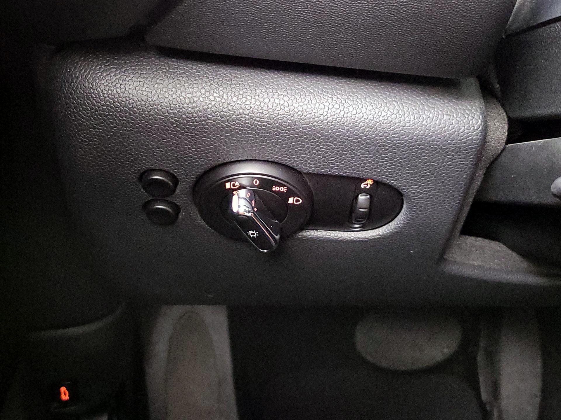 Thumbnail: 2017 MINI Cooper Hardtop - 13