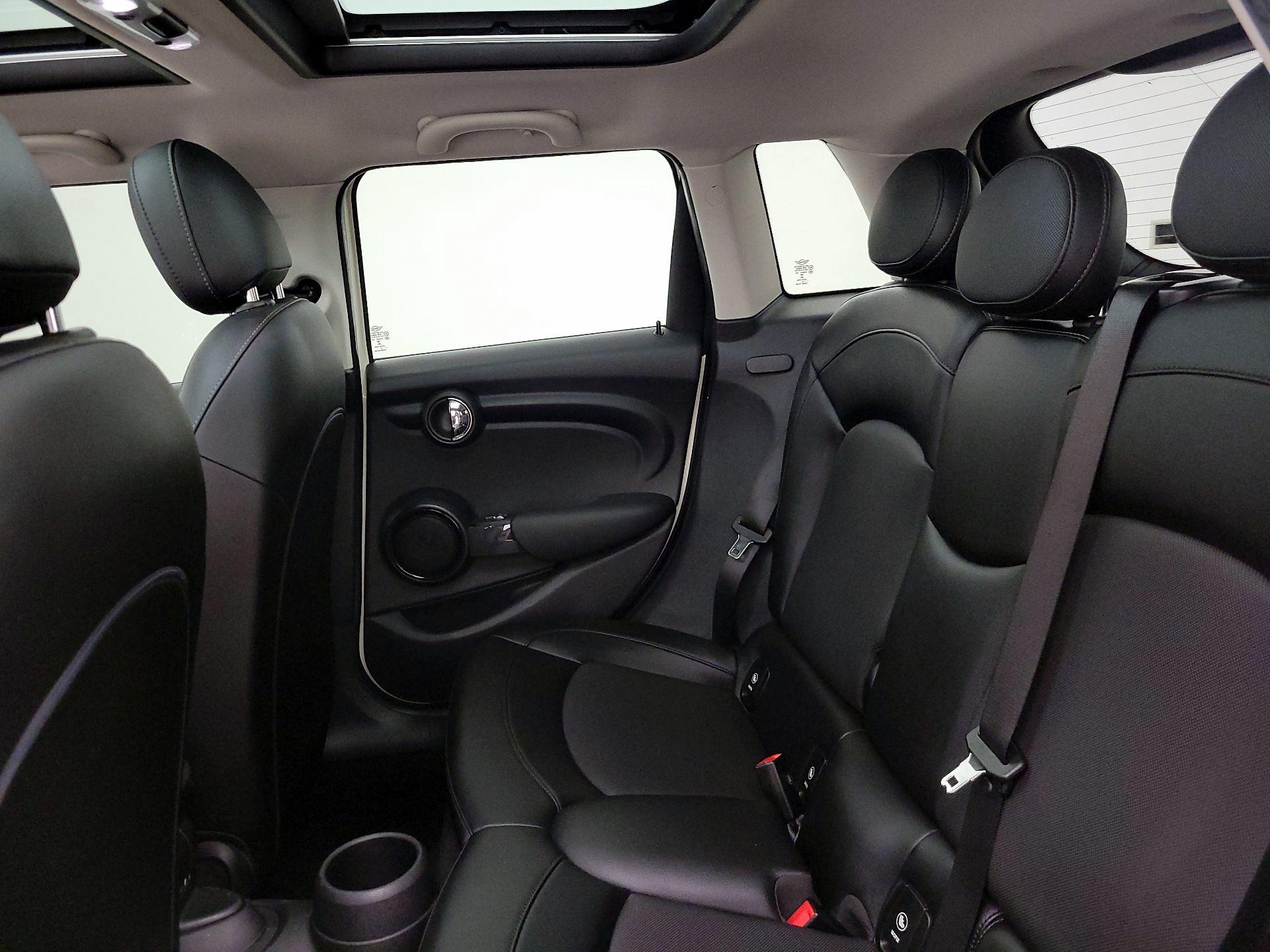 Thumbnail: 2017 MINI Cooper Hardtop - 20