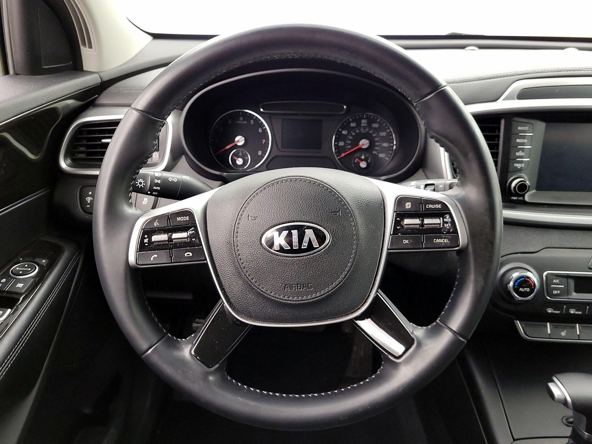 Thumbnail: 2020 Kia Sorento - 10