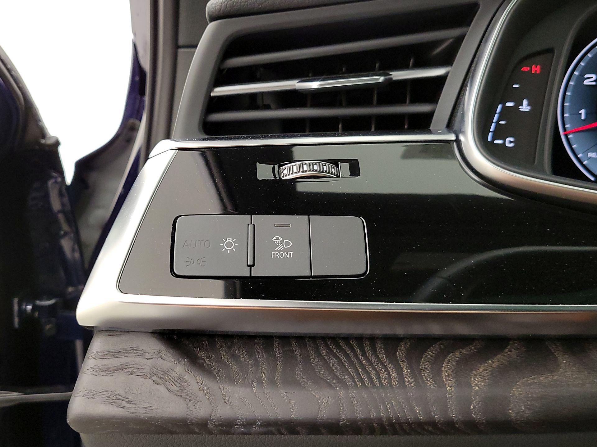 Thumbnail: 2021 Audi Q7 - 13