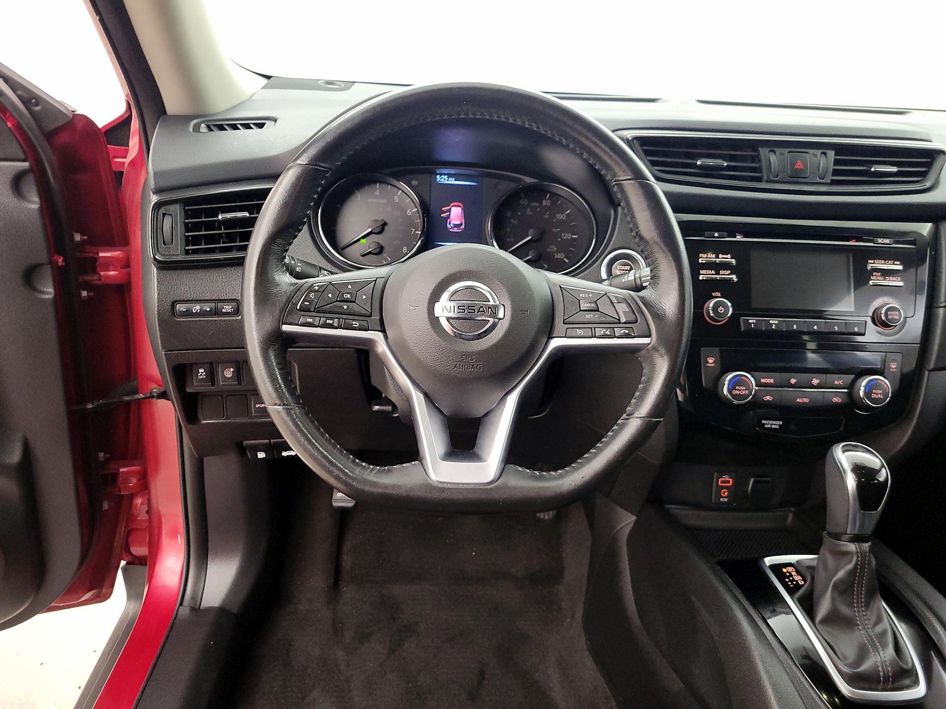 Thumbnail: 2017 Nissan Rogue - 10