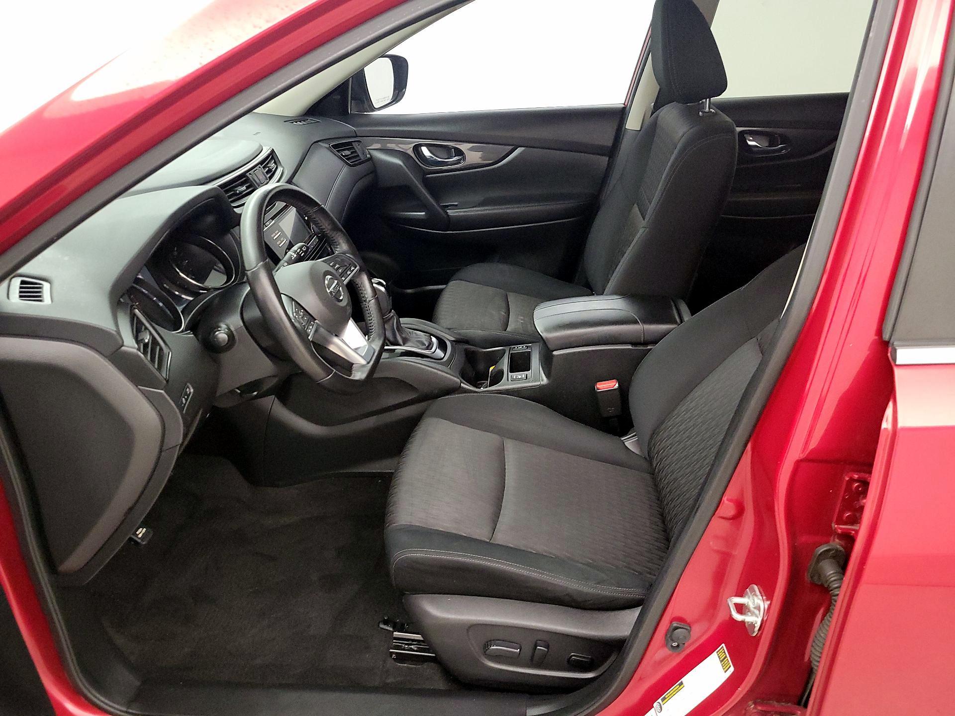 Thumbnail: 2017 Nissan Rogue - 11