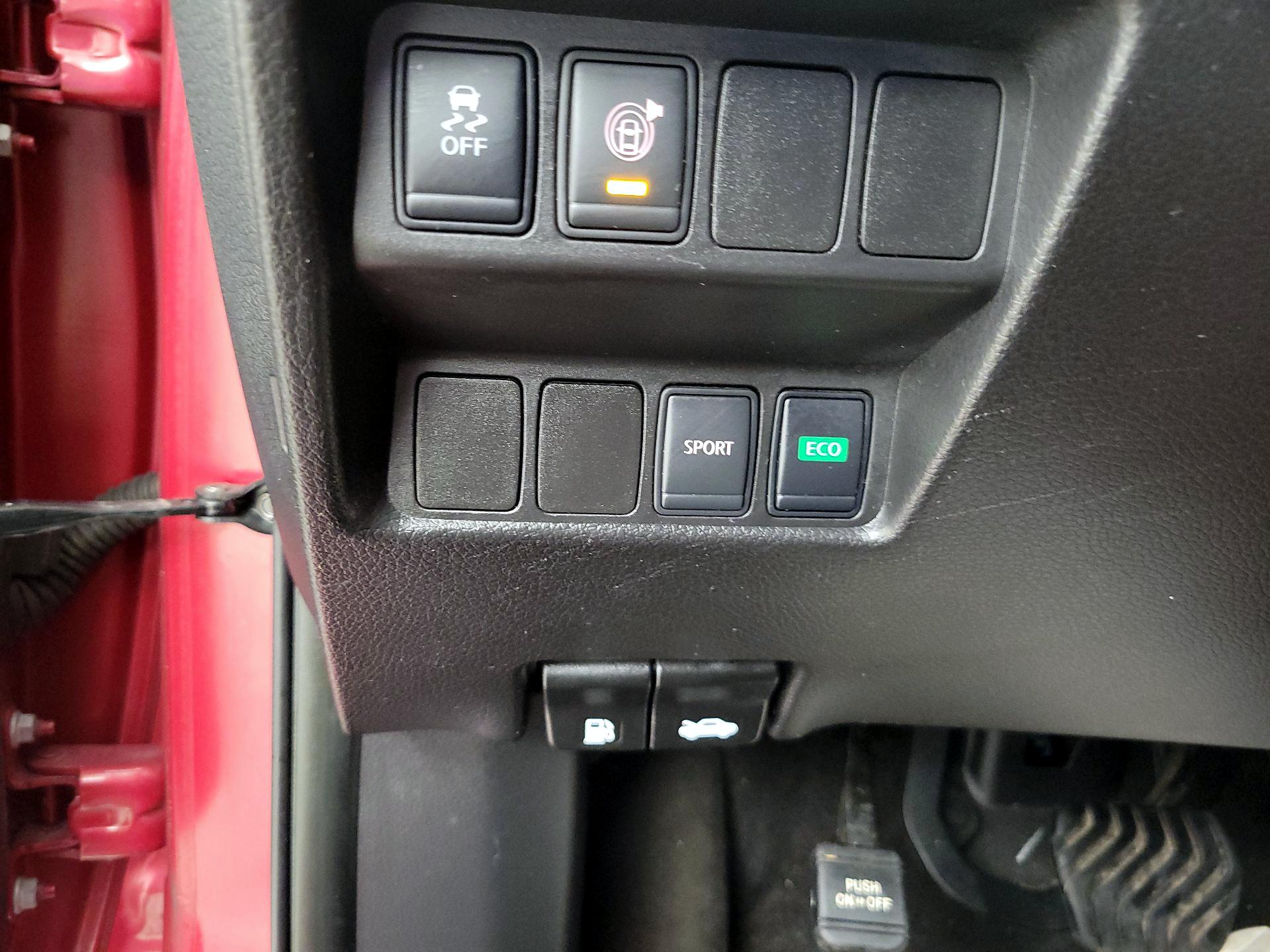 Thumbnail: 2017 Nissan Rogue - 13