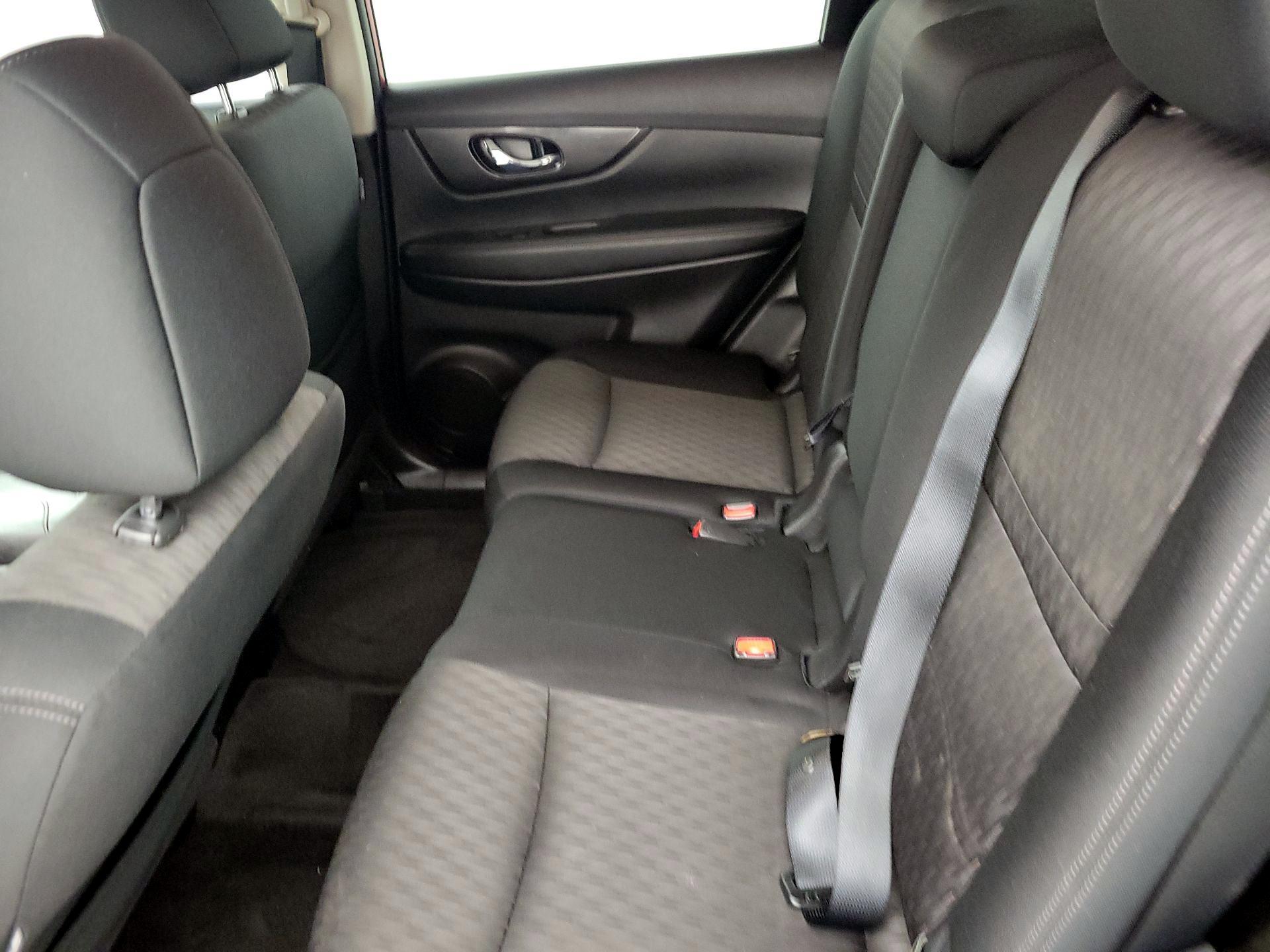 Thumbnail: 2017 Nissan Rogue - 19