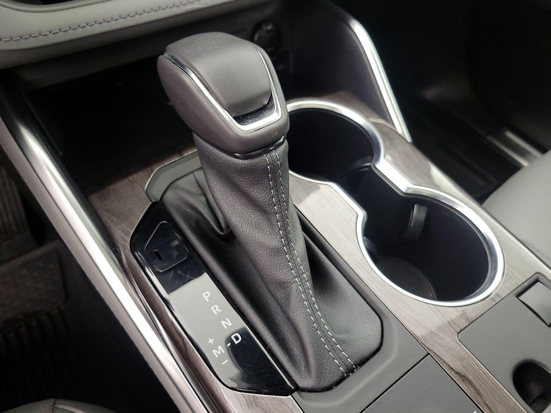 Thumbnail: 2023 Toyota Highlander - 18