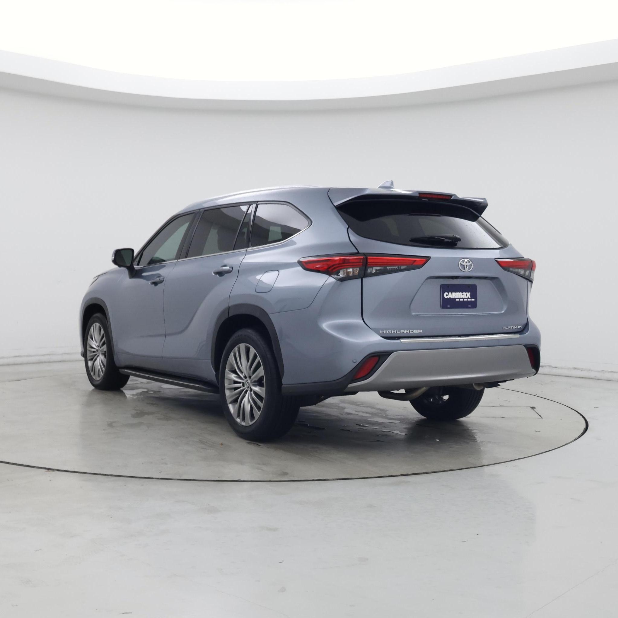 Thumbnail: 2023 Toyota Highlander - 2