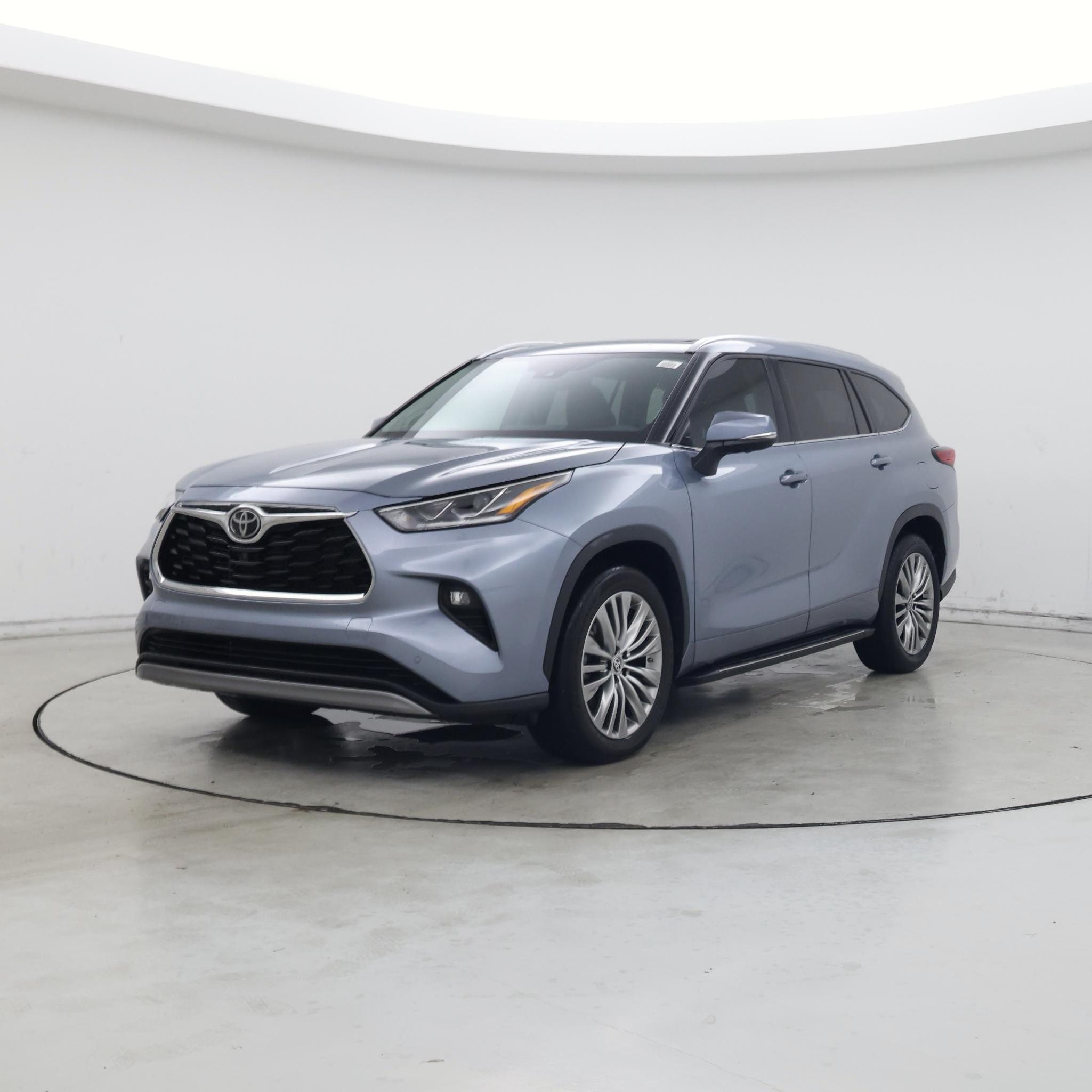 Thumbnail: 2023 Toyota Highlander - 4