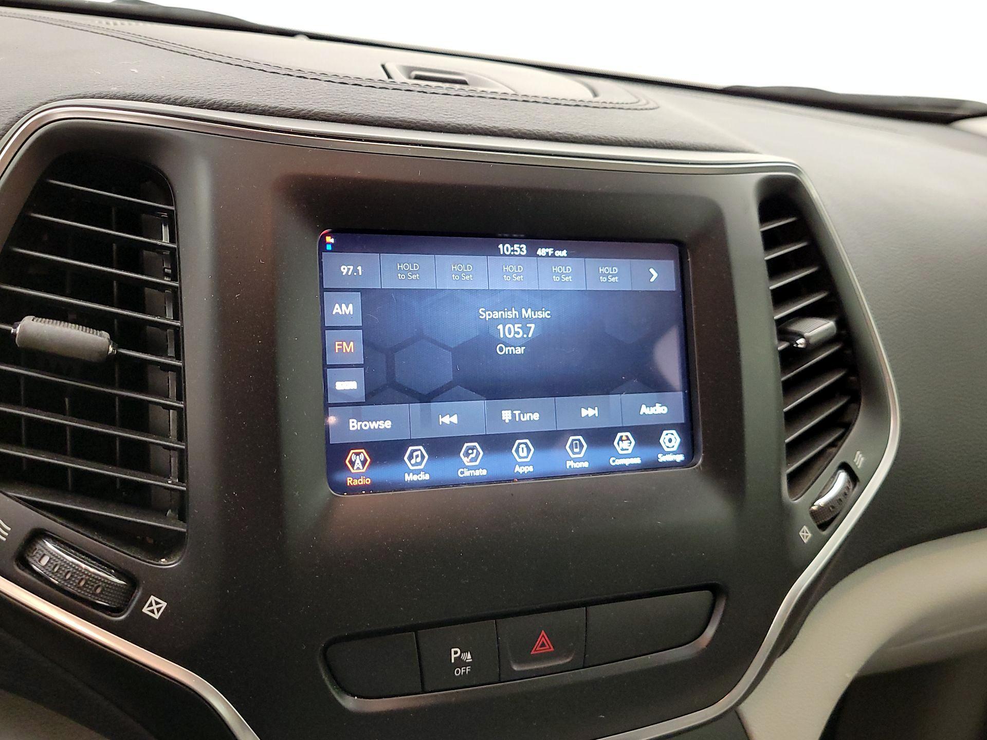 Thumbnail: 2020 Jeep Cherokee - 15