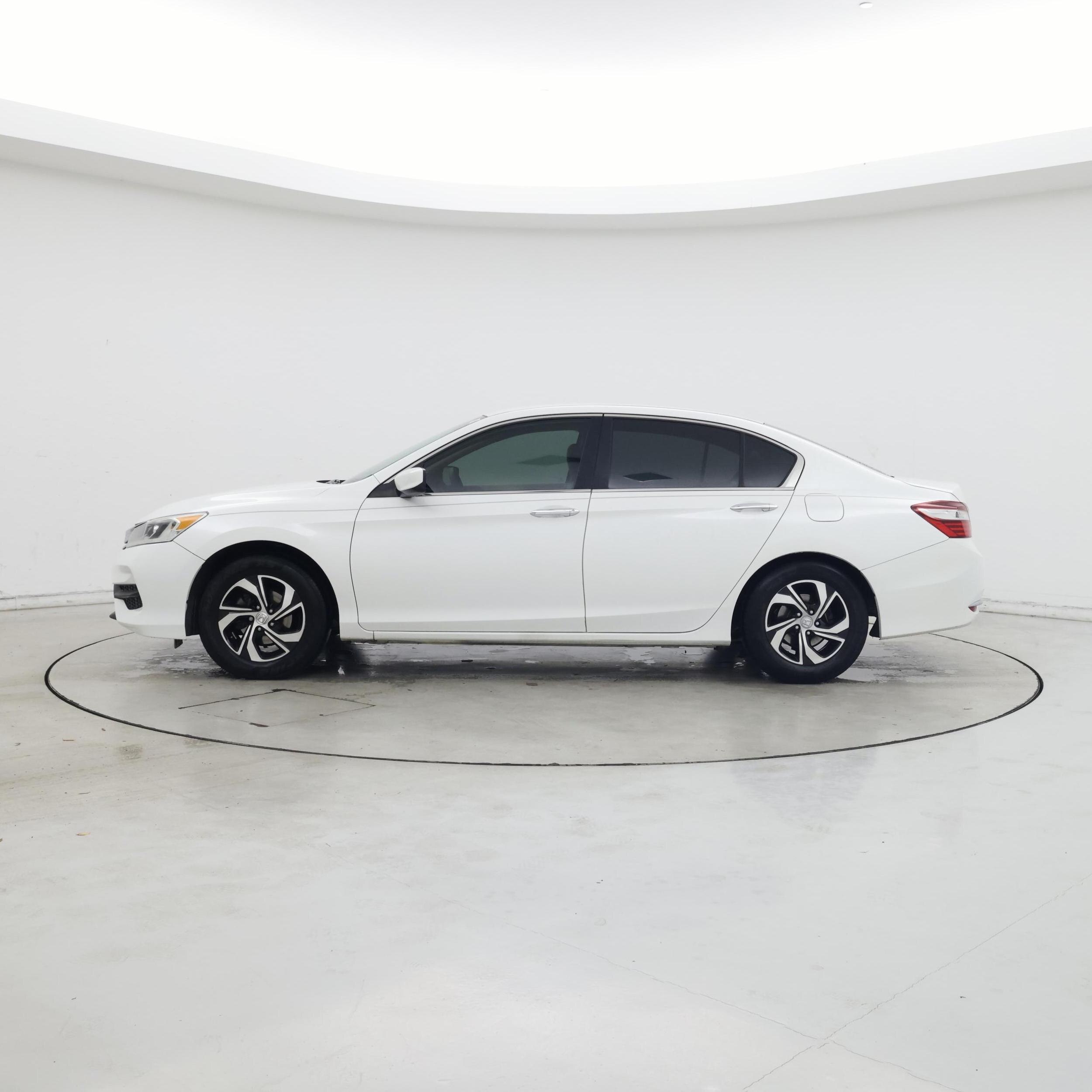 Thumbnail: 2017 Honda Accord - 3