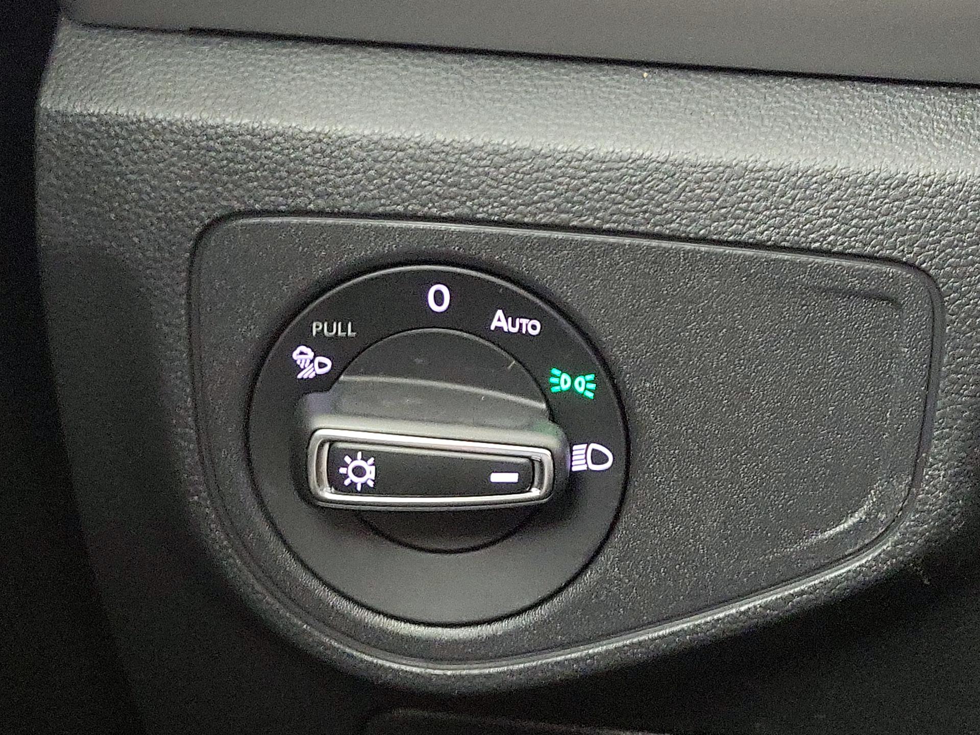 Thumbnail: 2021 Volkswagen Atlas - 13