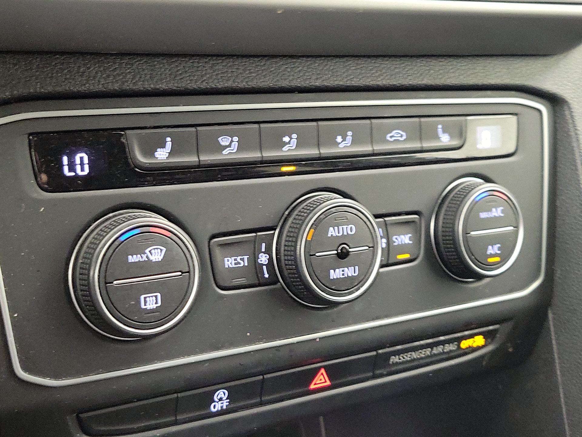 Thumbnail: 2021 Volkswagen Atlas - 16