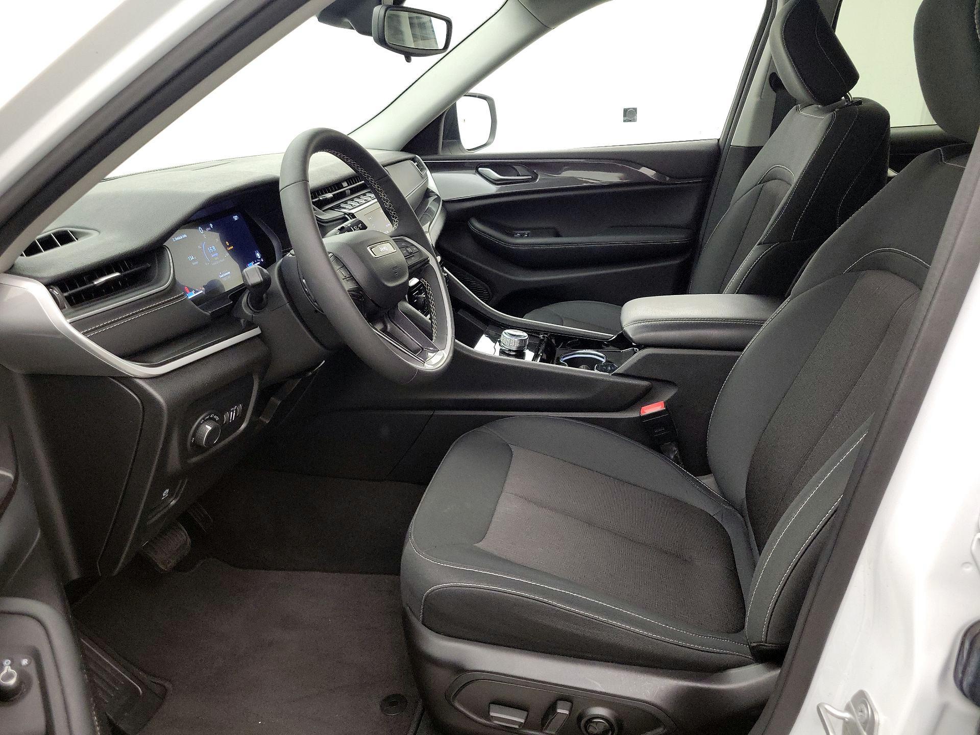 Thumbnail: 2023 Jeep Grand Cherokee L - 11