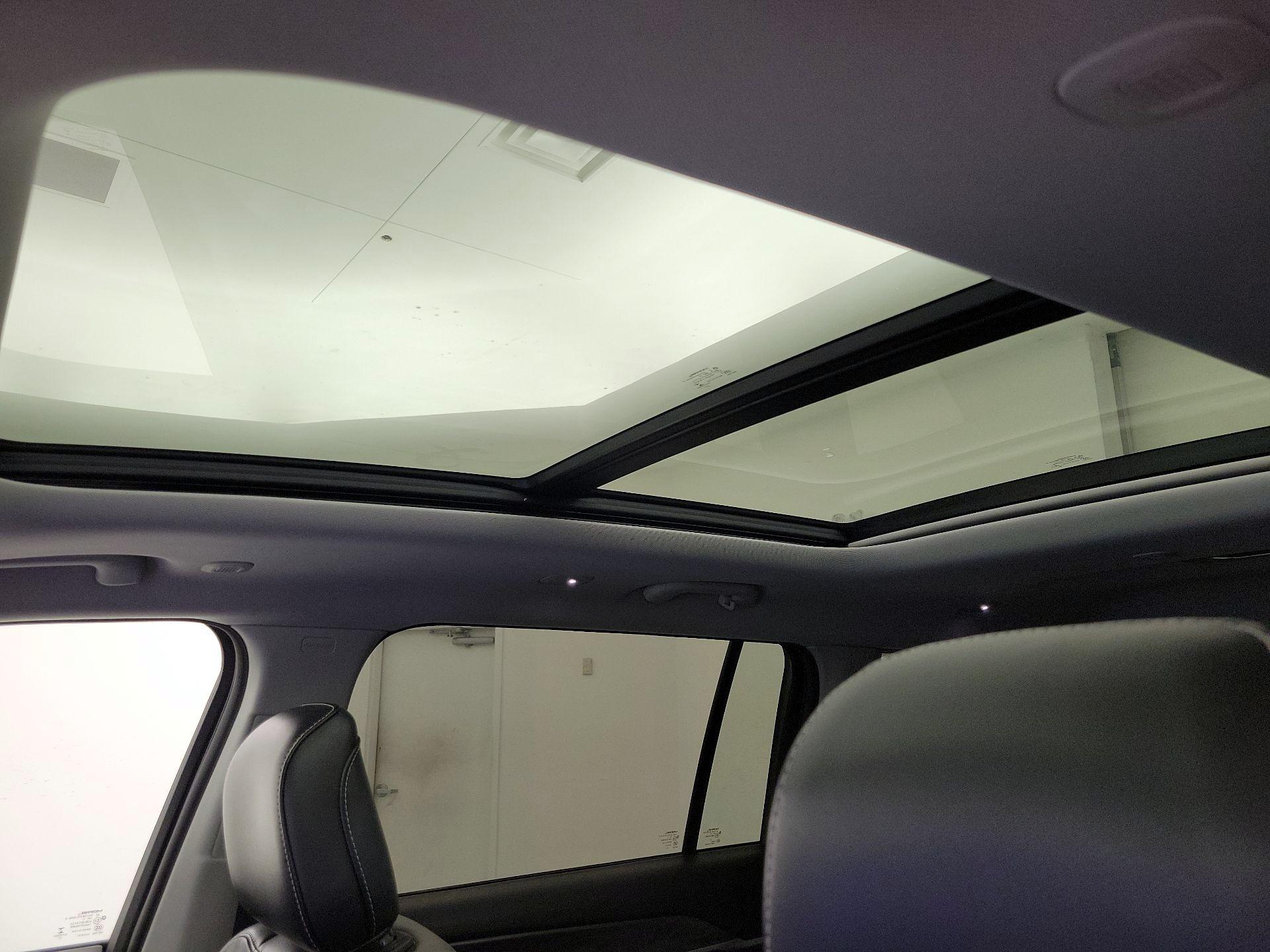 Thumbnail: 2022 Jeep Grand Cherokee L - 20