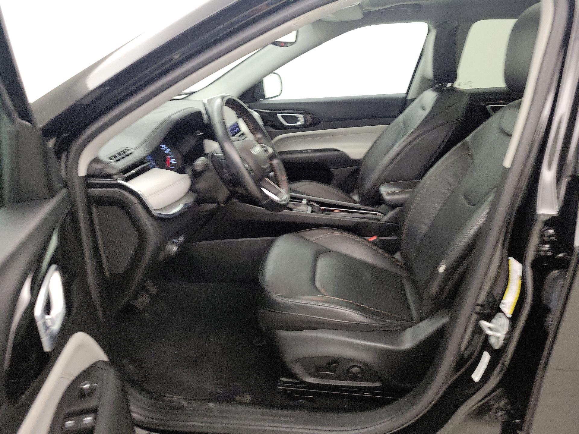 Thumbnail: 2022 Jeep Compass - 11