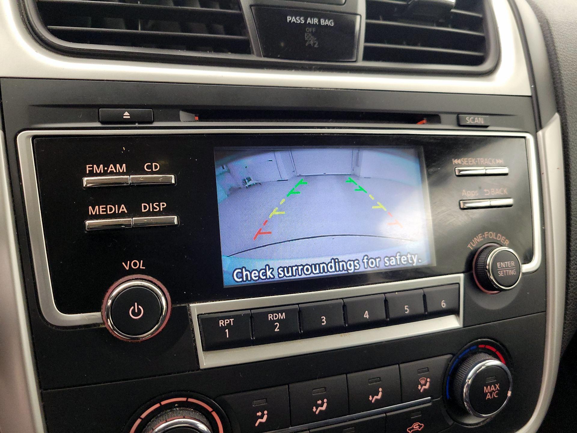 Thumbnail: 2016 Nissan Altima - 14