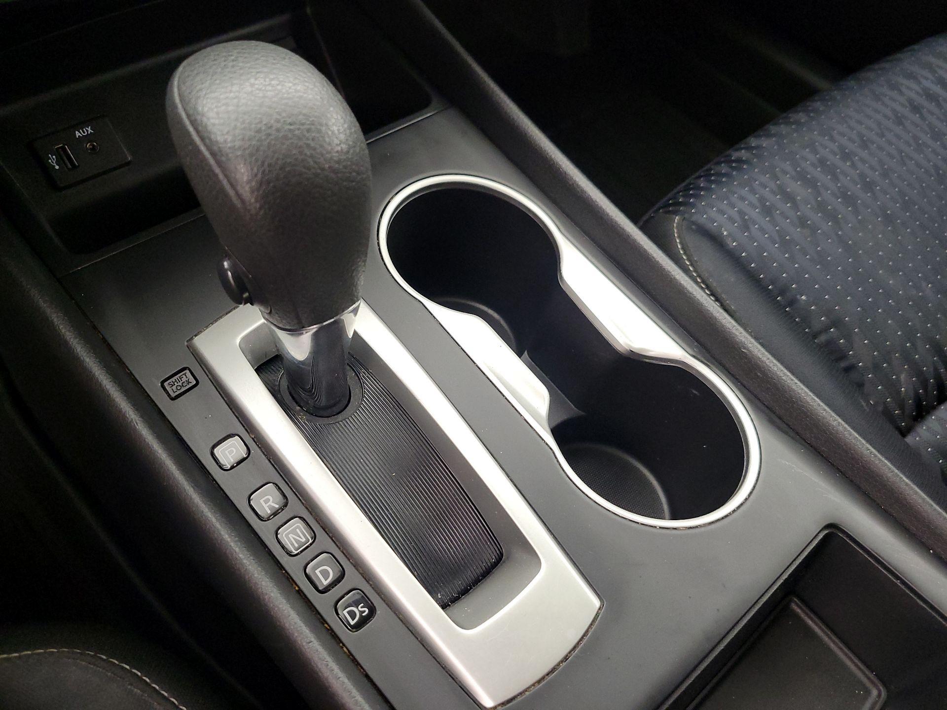 Thumbnail: 2016 Nissan Altima - 17