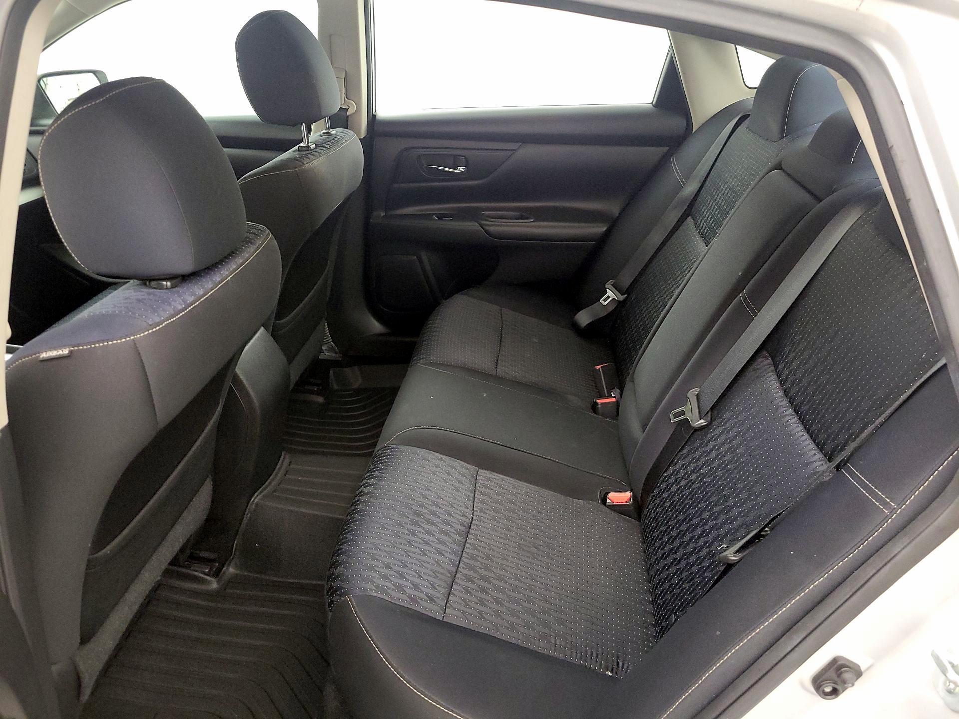 Thumbnail: 2016 Nissan Altima - 19