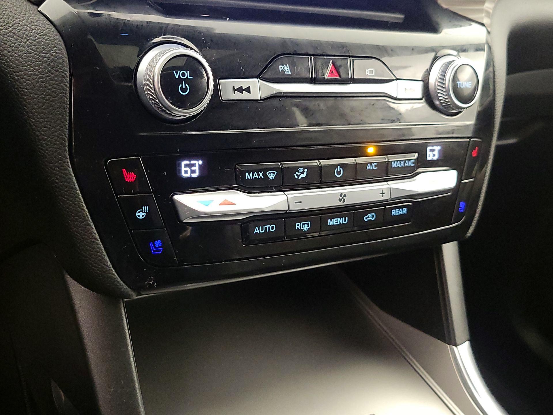 Thumbnail: 2021 Ford Explorer - 17