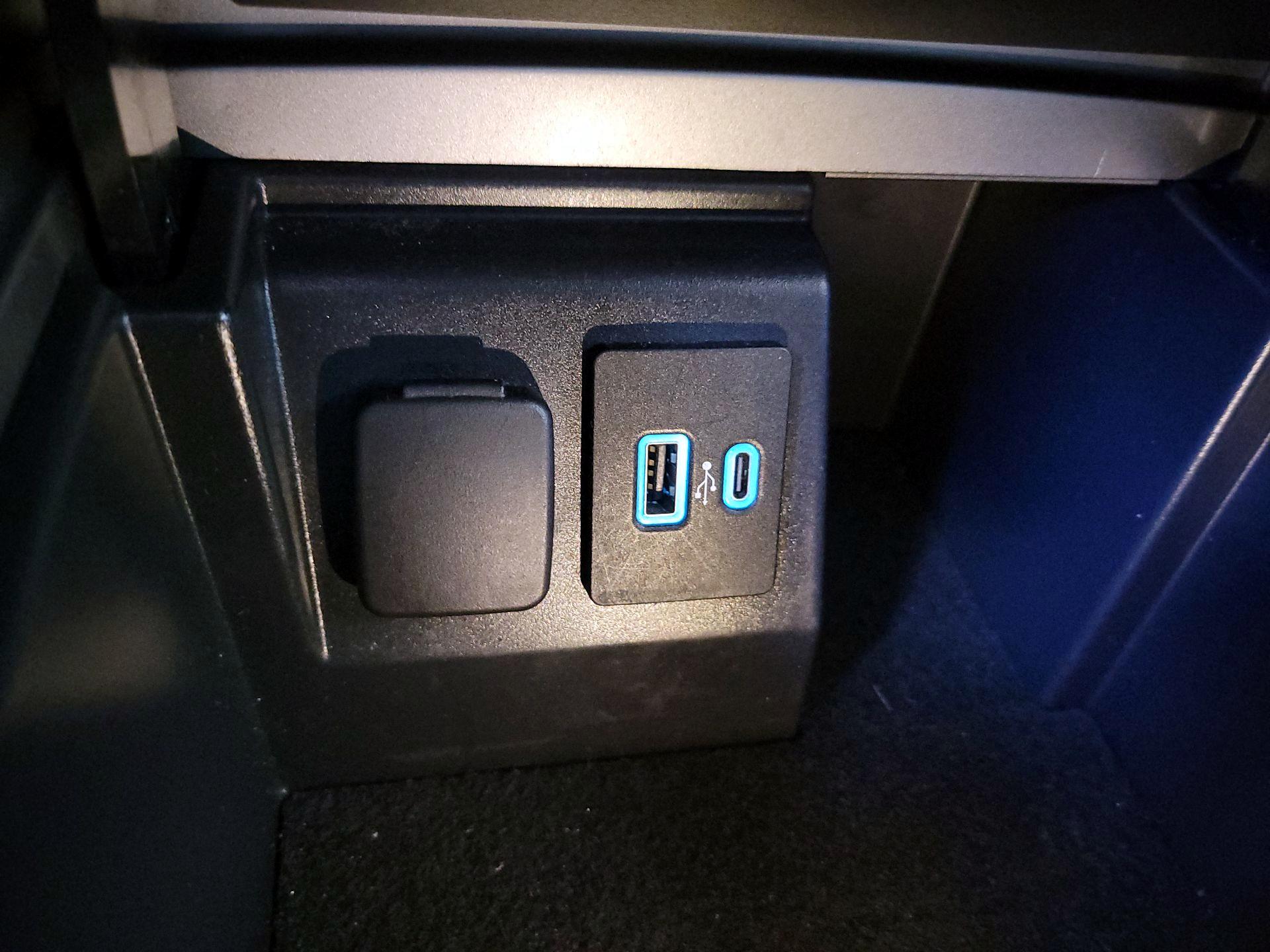 Thumbnail: 2021 Ford Explorer - 19