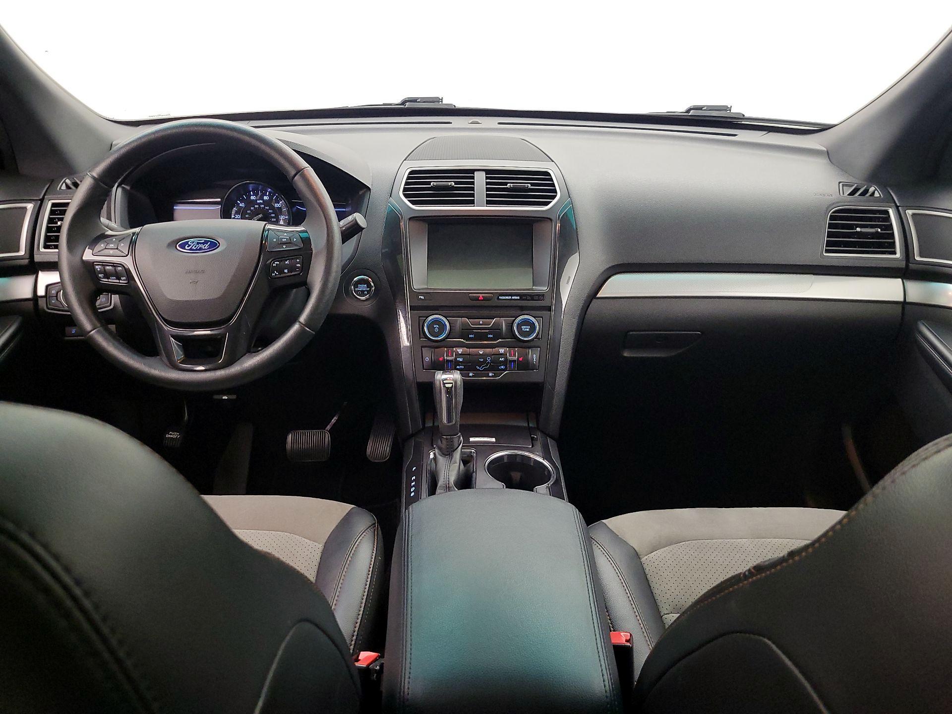 Thumbnail: 2017 Ford Explorer - 9