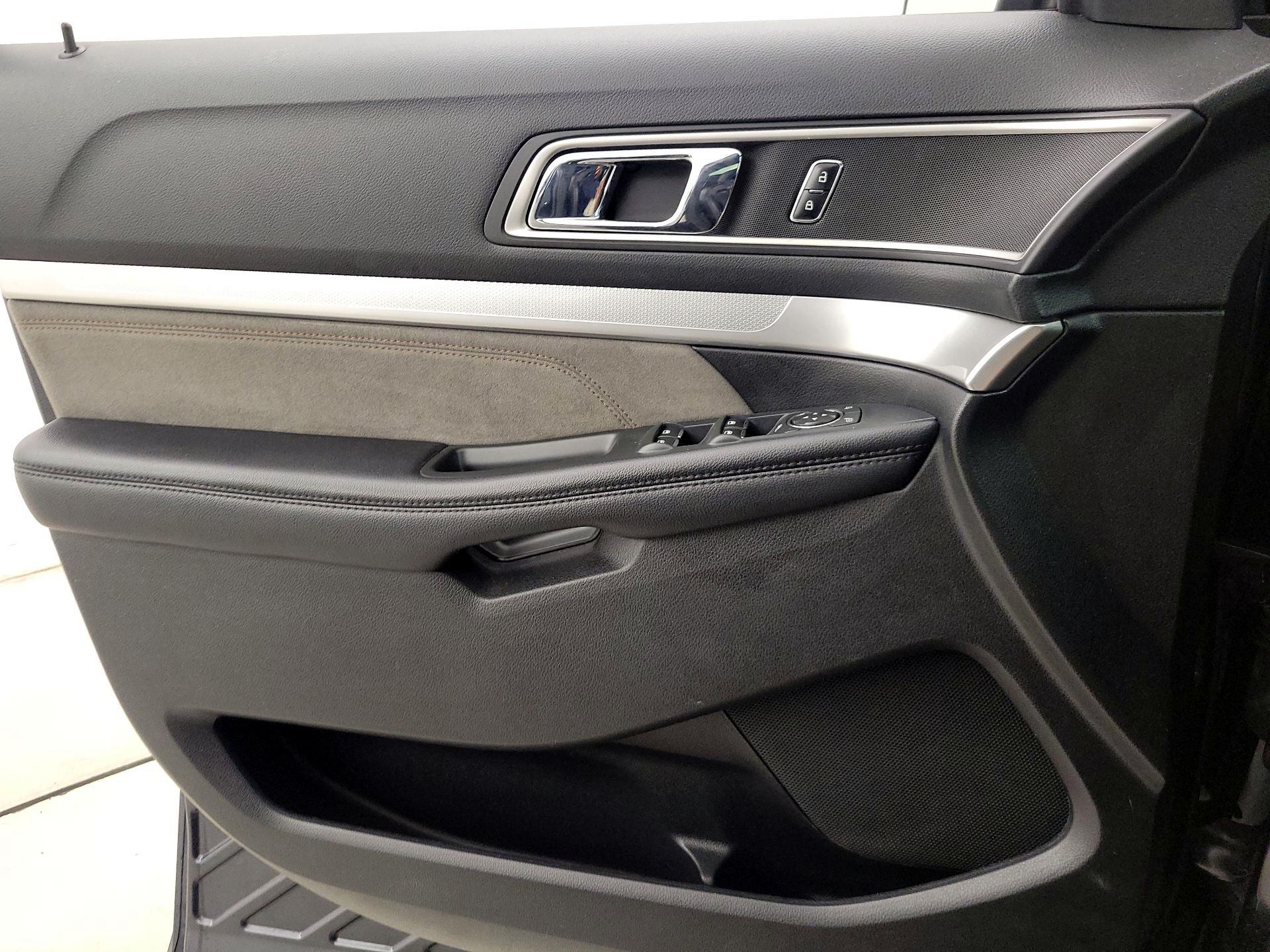 Thumbnail: 2017 Ford Explorer - 12
