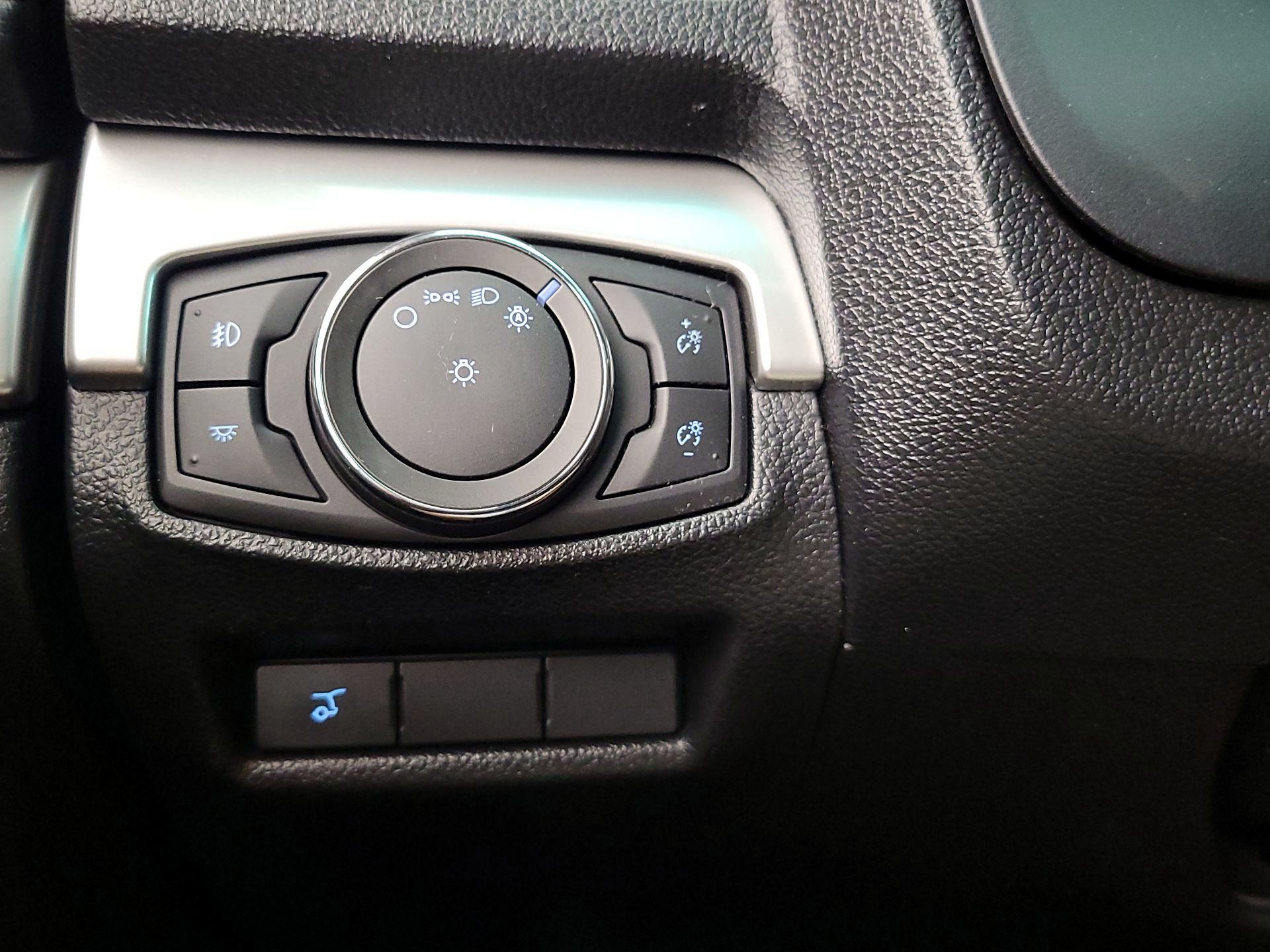 Thumbnail: 2017 Ford Explorer - 13