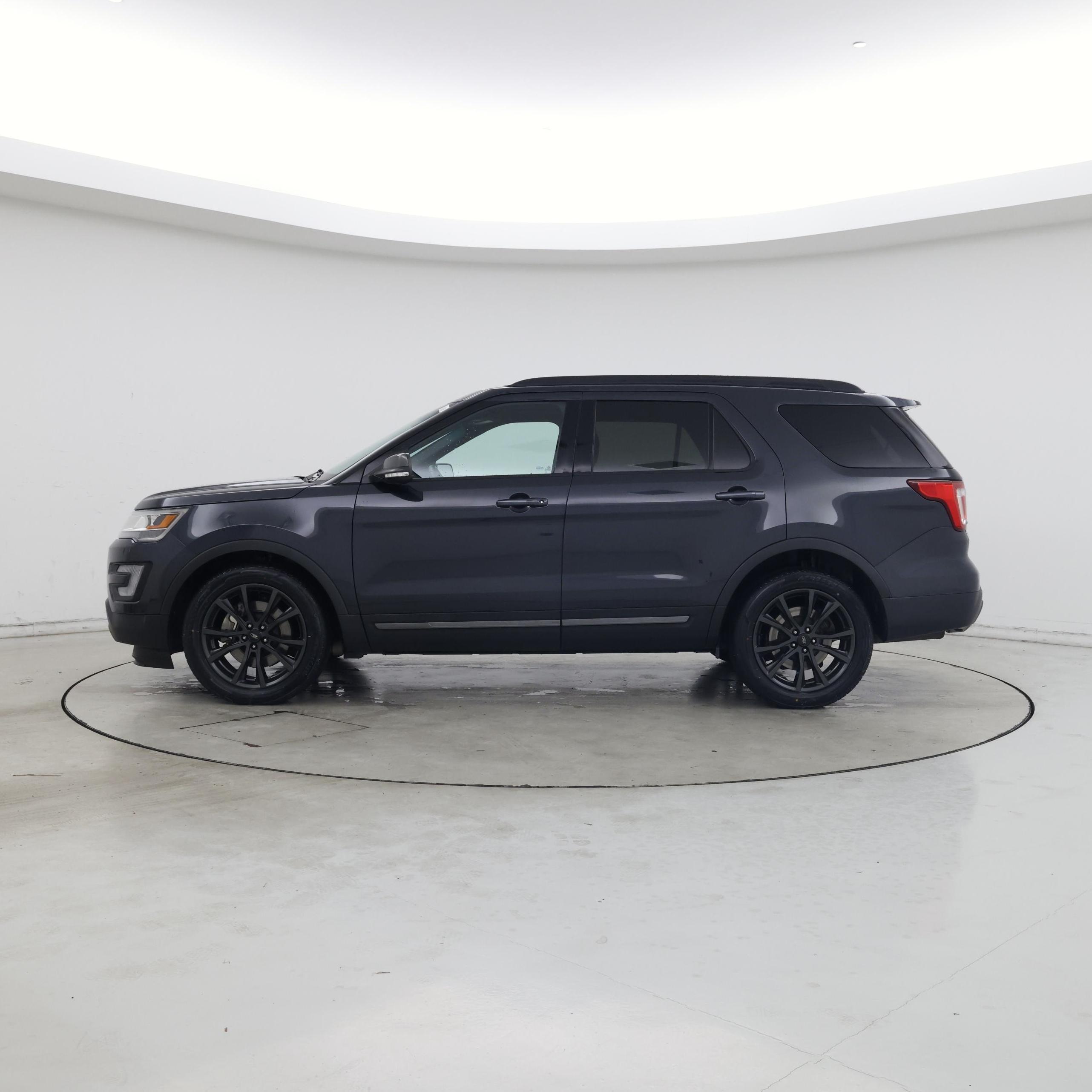 Thumbnail: 2017 Ford Explorer - 3