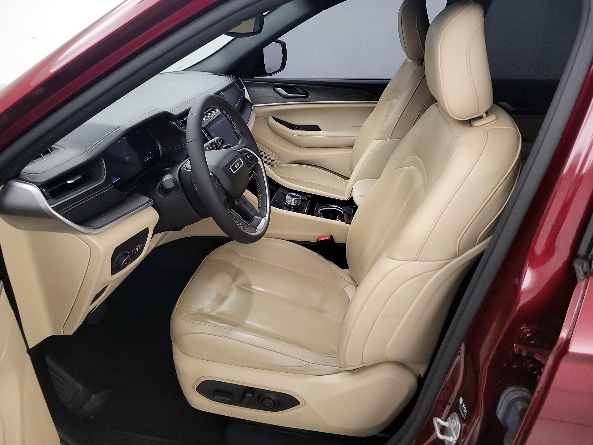 Thumbnail: 2023 Jeep Grand Cherokee - 11