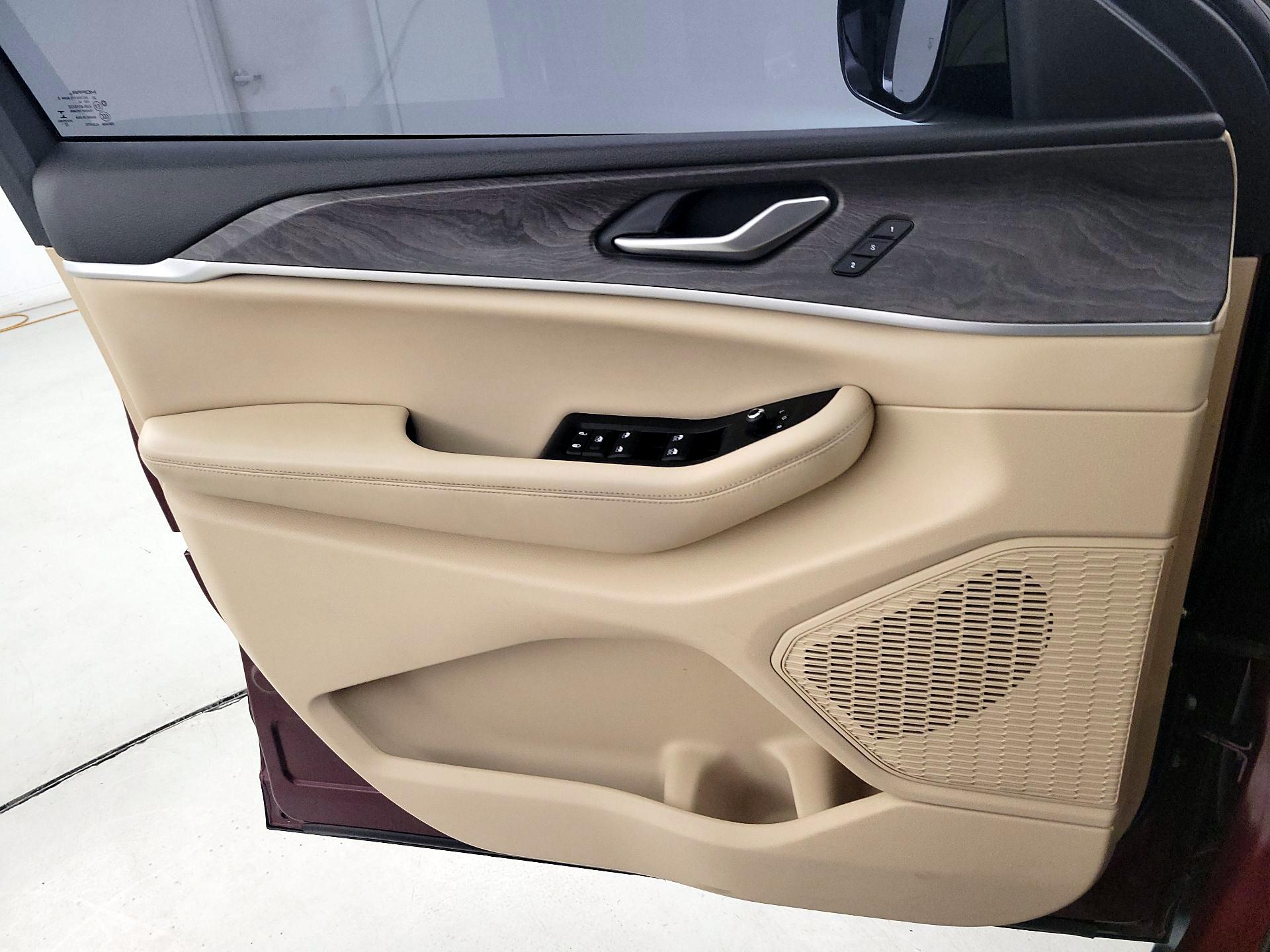 Thumbnail: 2023 Jeep Grand Cherokee - 12