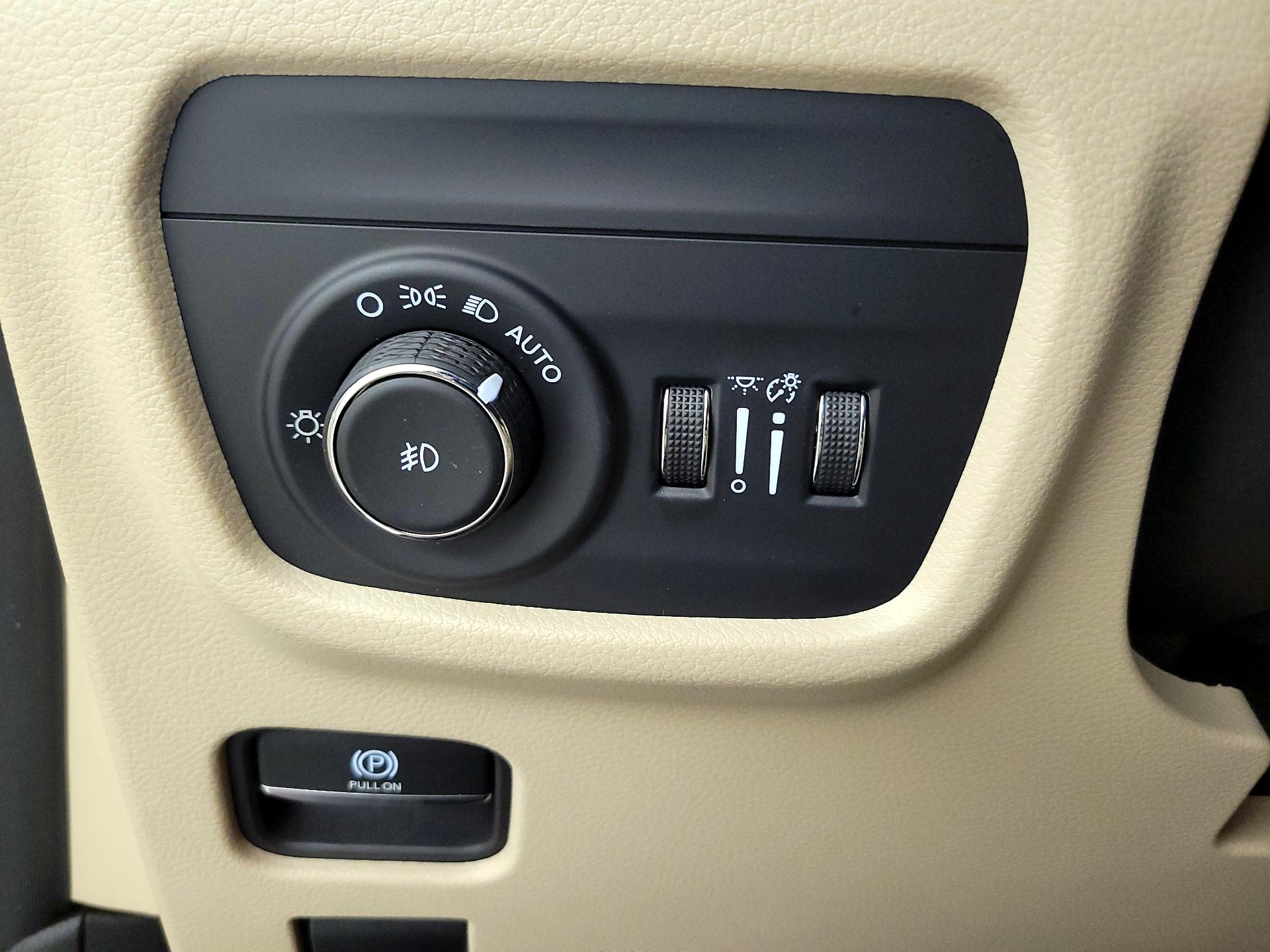 Thumbnail: 2023 Jeep Grand Cherokee - 13