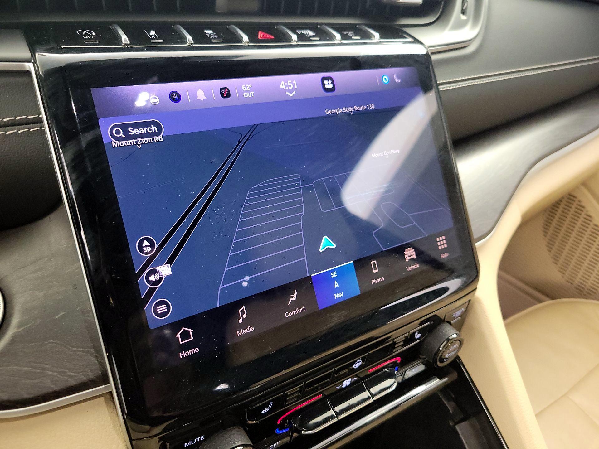 Thumbnail: 2023 Jeep Grand Cherokee - 14