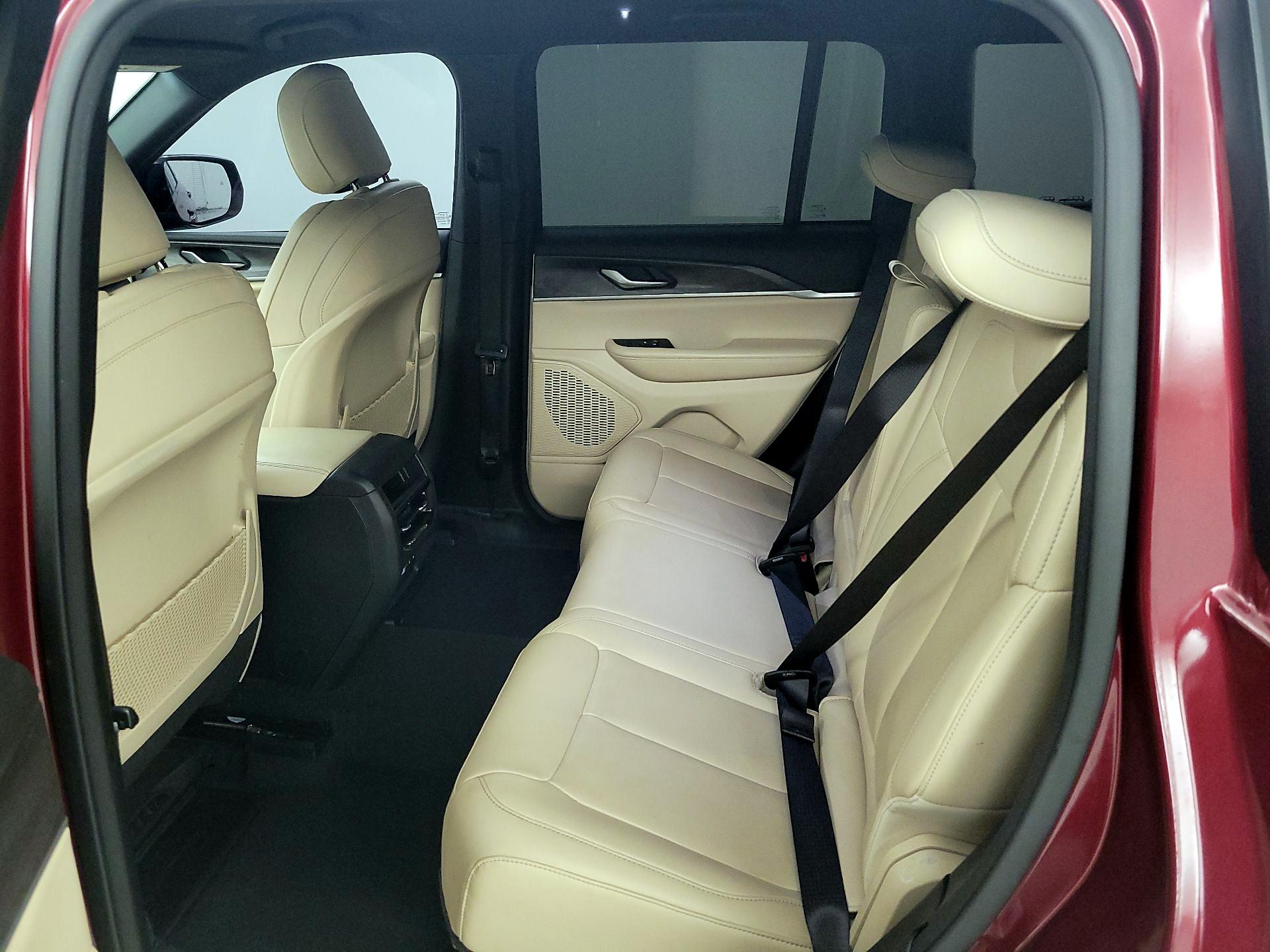 Thumbnail: 2023 Jeep Grand Cherokee - 20