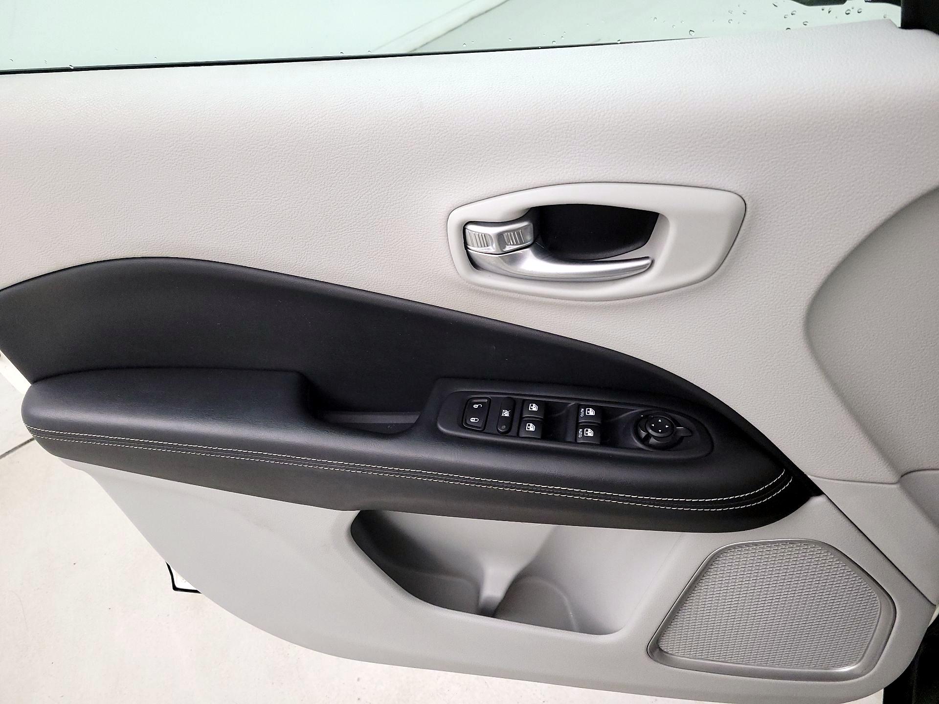 Thumbnail: 2020 Jeep Compass - 12