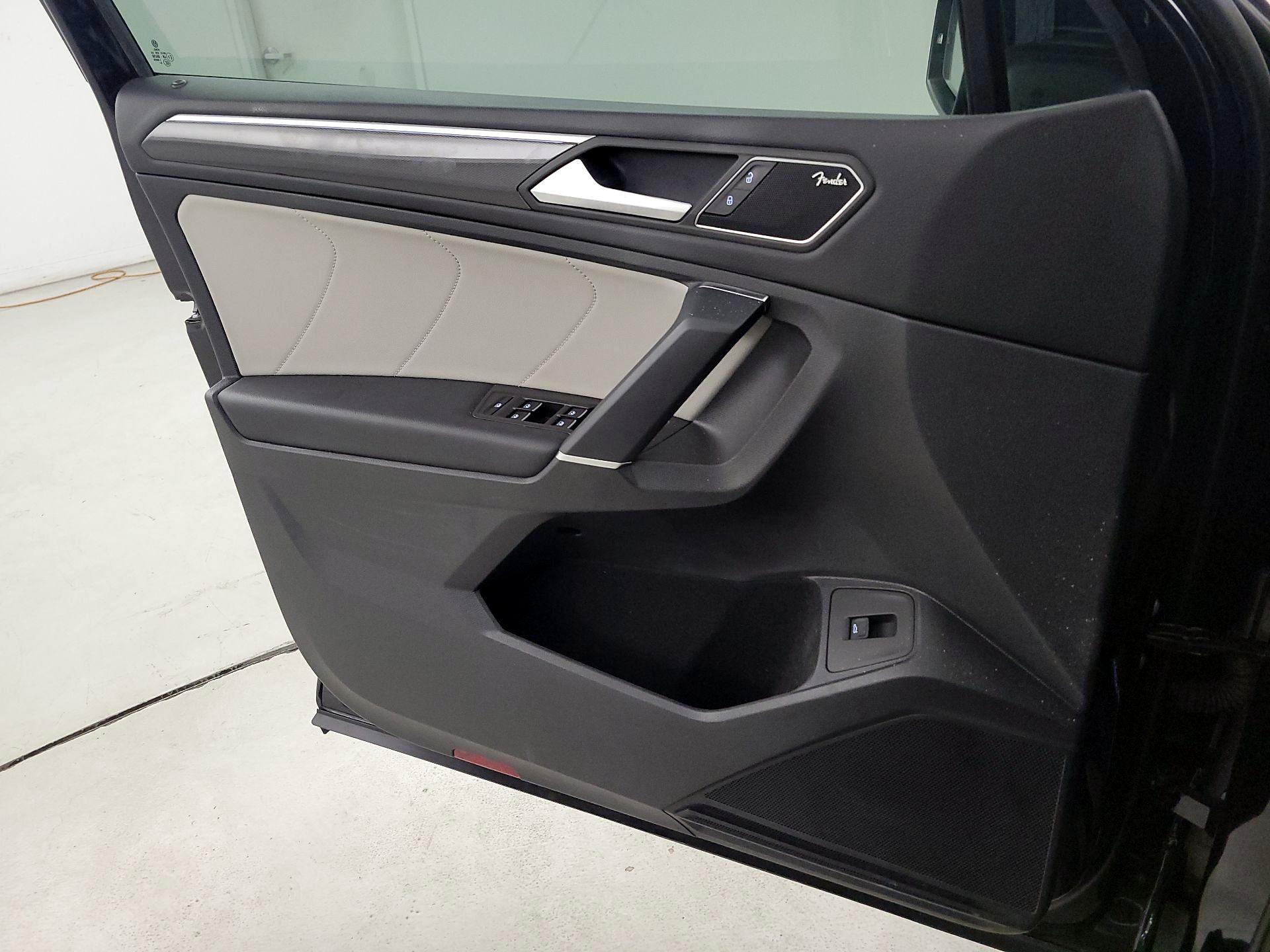 Thumbnail: 2020 Volkswagen Tiguan - 12