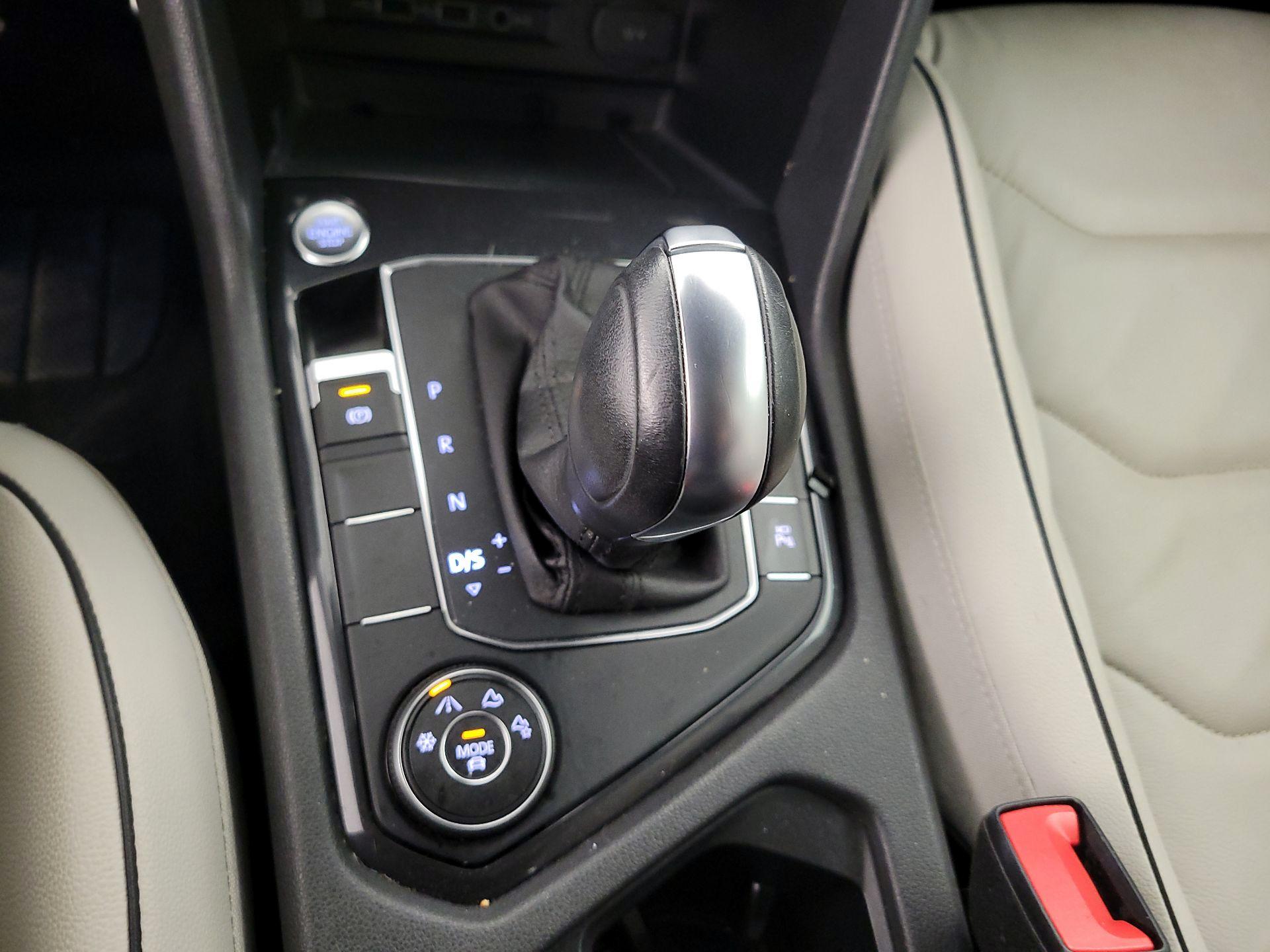 Thumbnail: 2020 Volkswagen Tiguan - 17