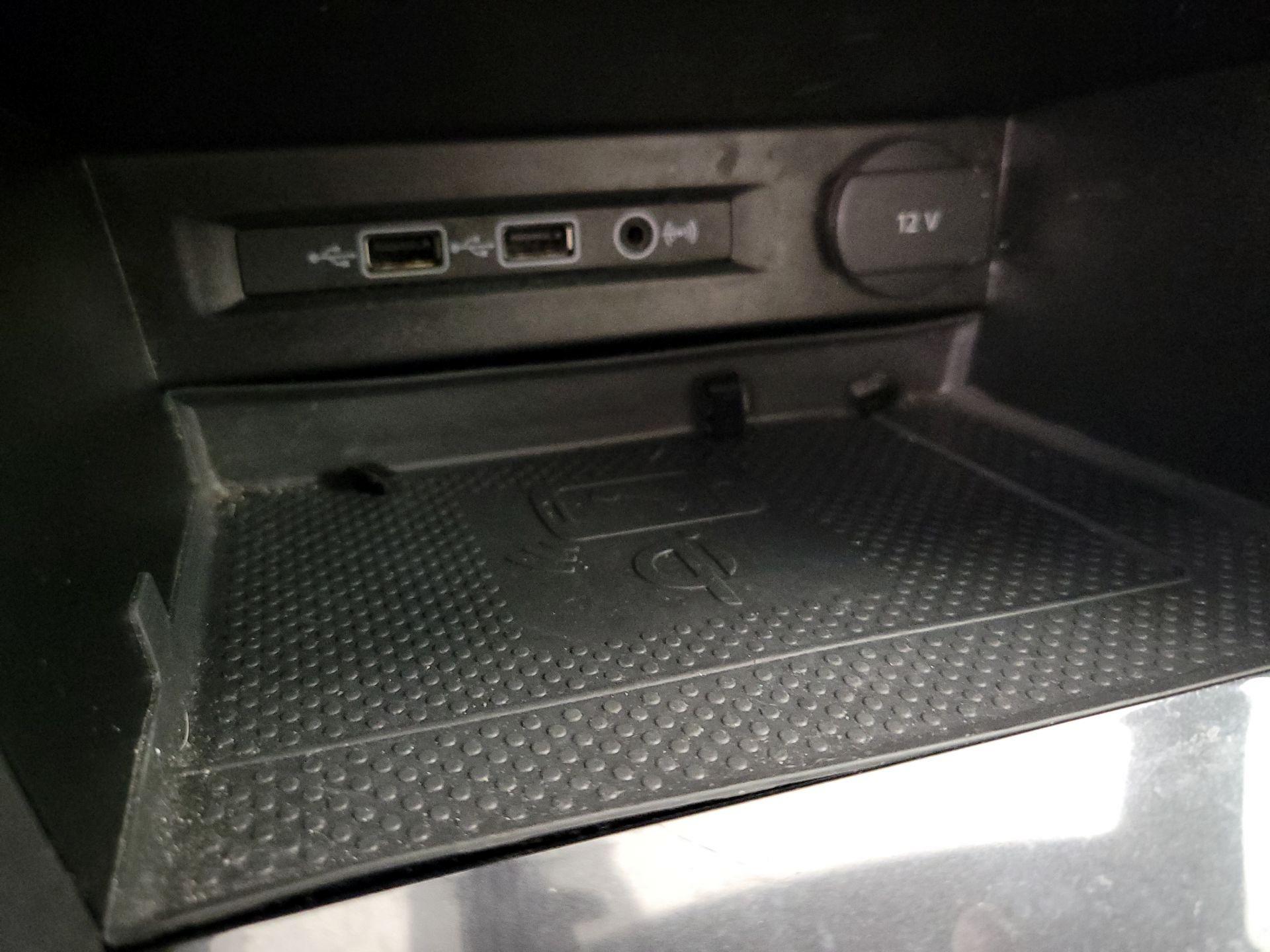 Thumbnail: 2020 Volkswagen Tiguan - 18