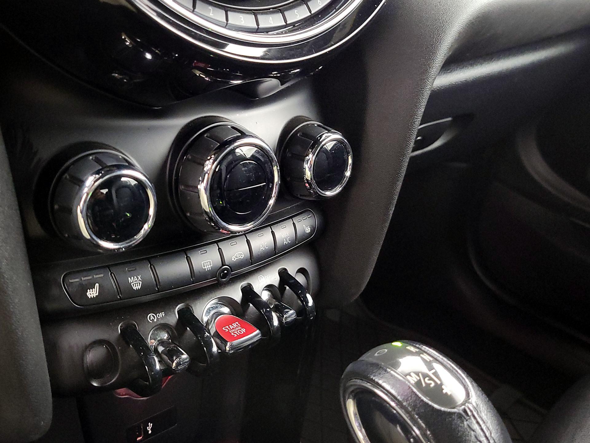 Thumbnail: 2019 MINI Cooper - 16