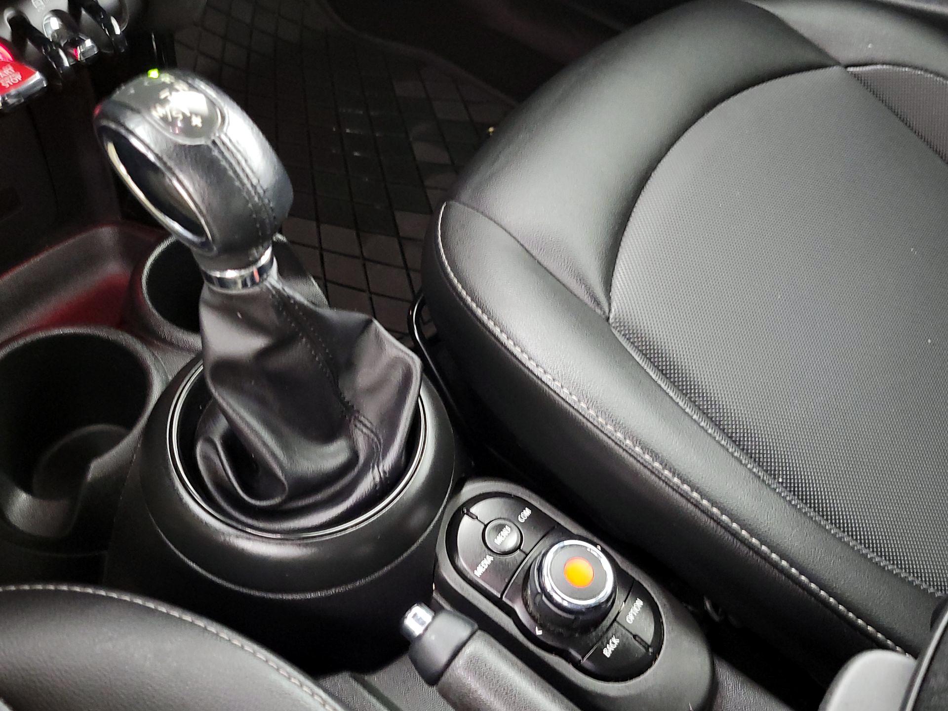 Thumbnail: 2019 MINI Cooper - 17