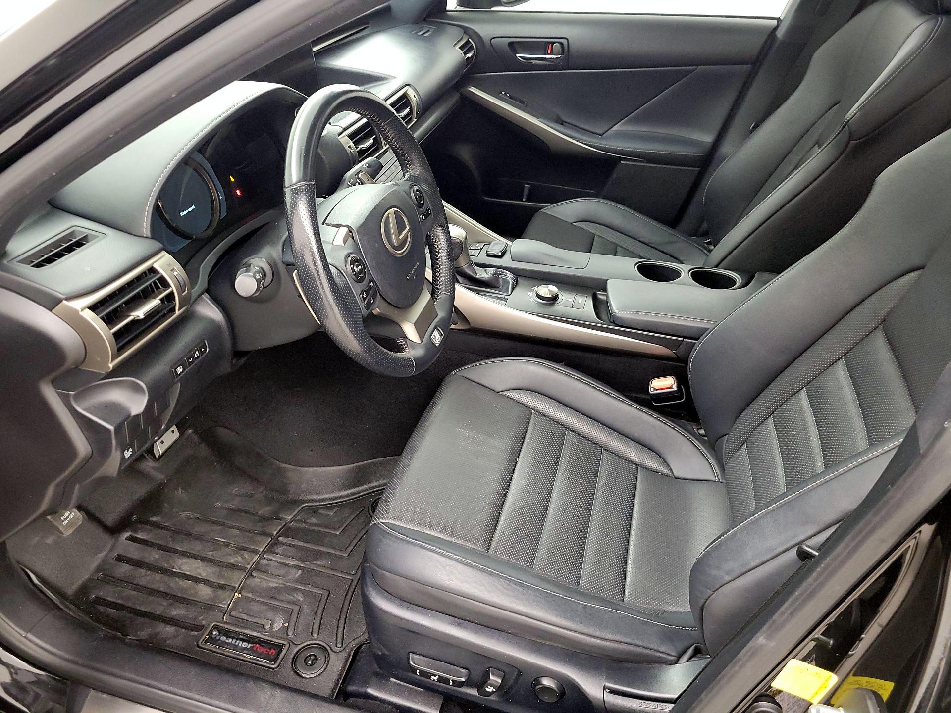 Thumbnail: 2015 Lexus IS - 11