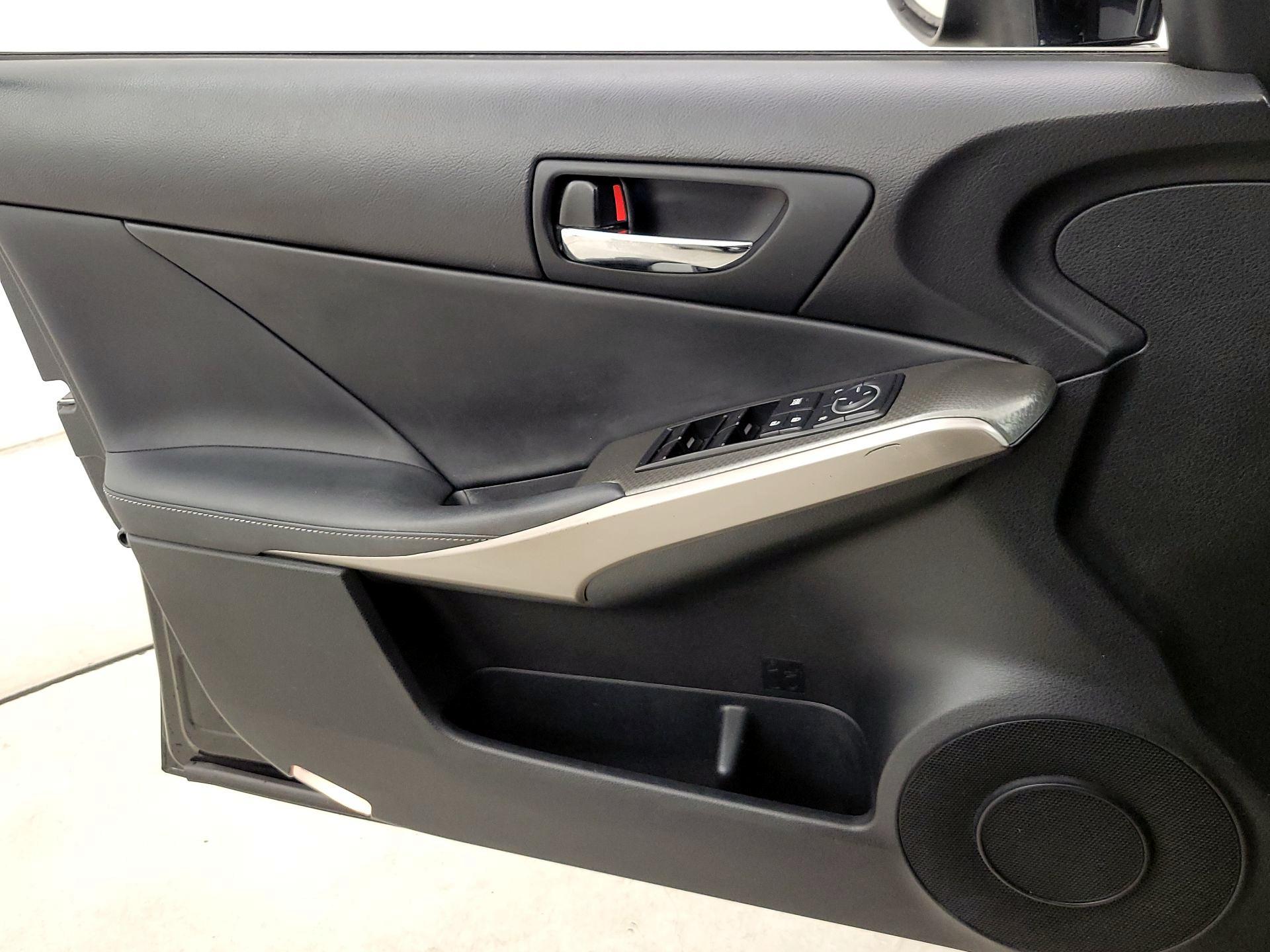 Thumbnail: 2015 Lexus IS - 12
