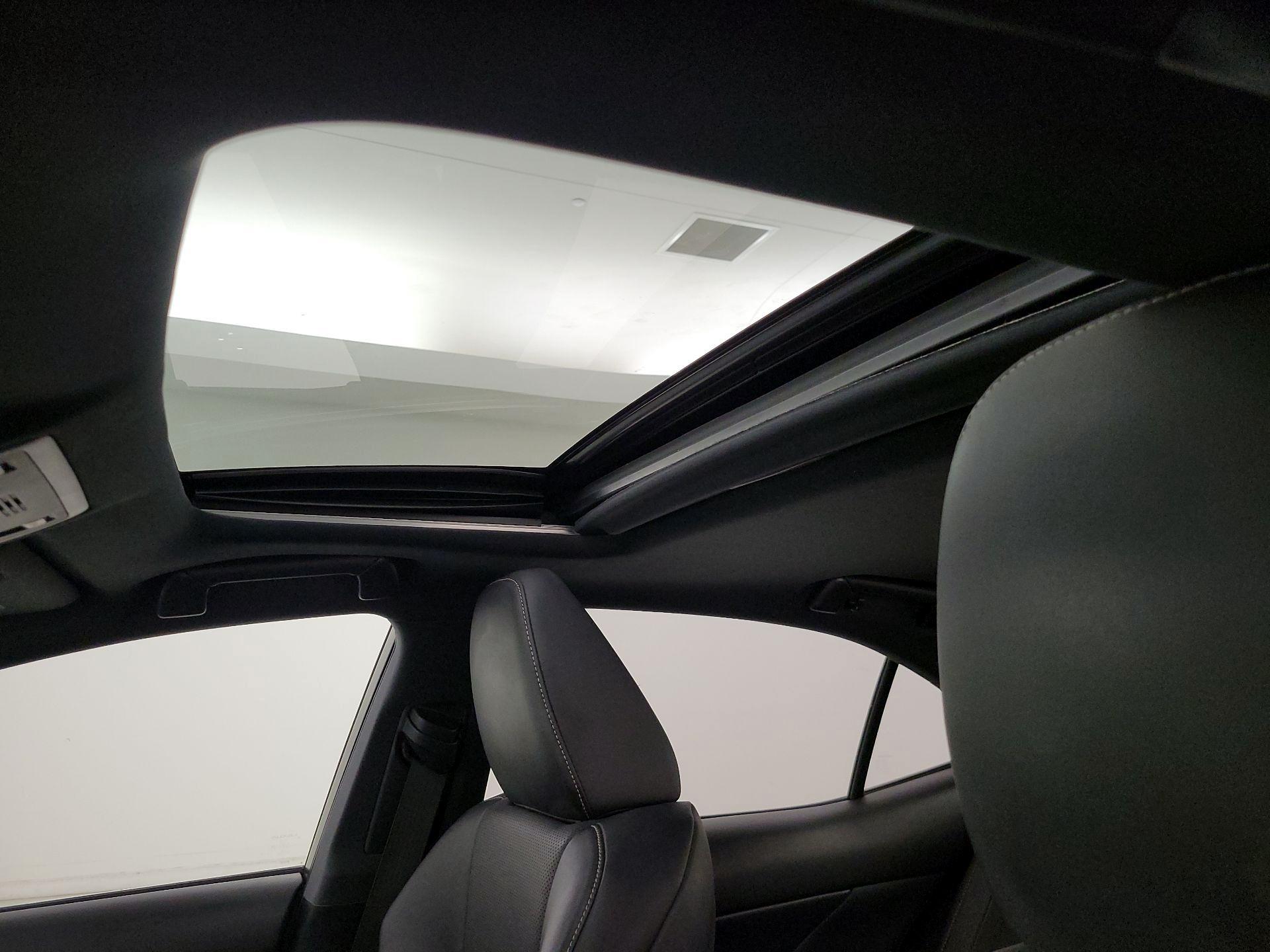 Thumbnail: 2015 Lexus IS - 20