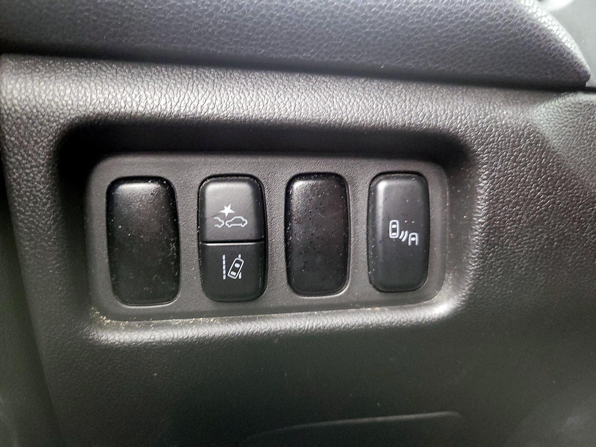 Thumbnail: 2022 Mitsubishi Outlander Sport - 13